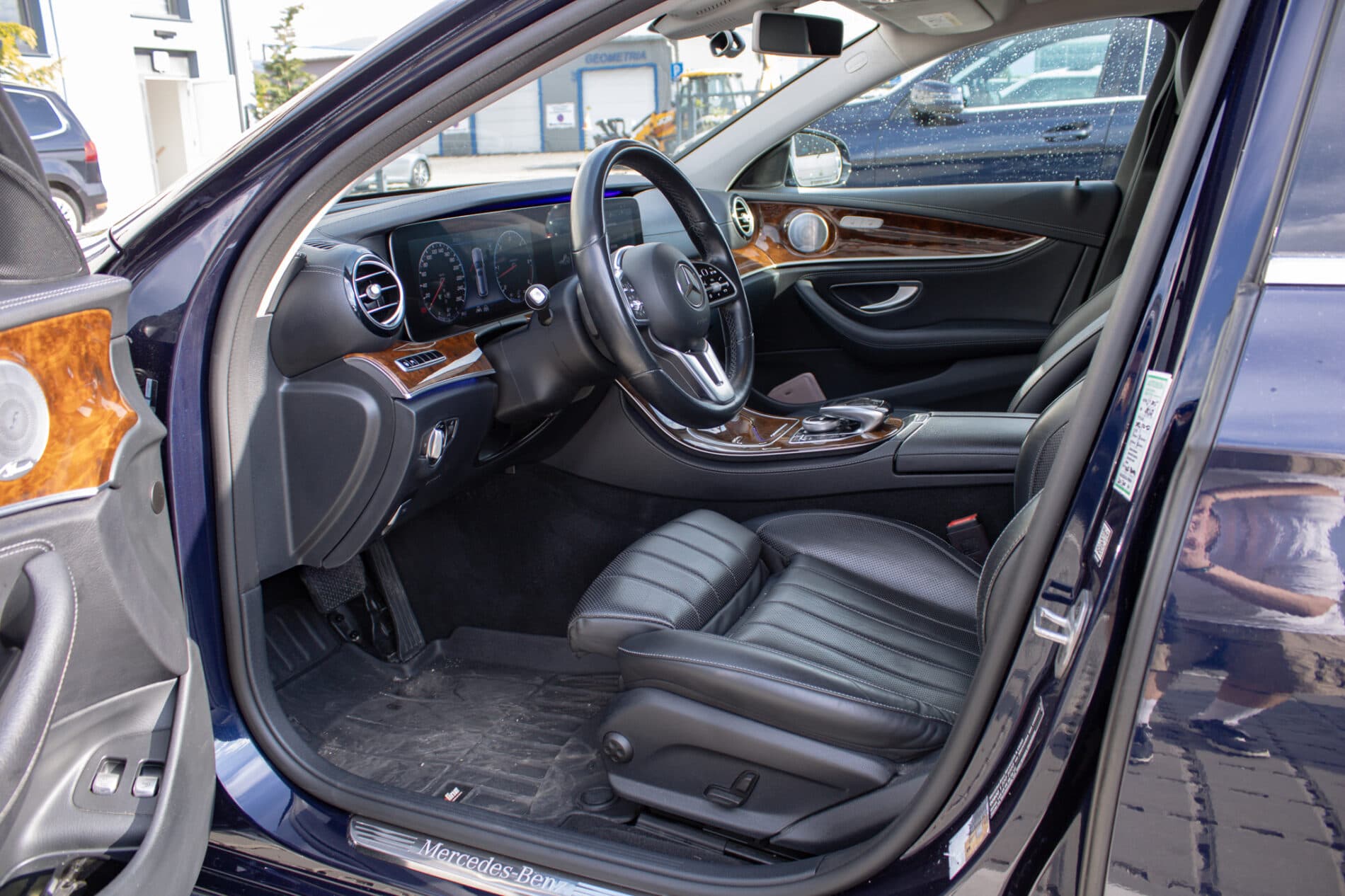2019 Mercedes-Benz E 400d, modrá kombi, 190 026 km