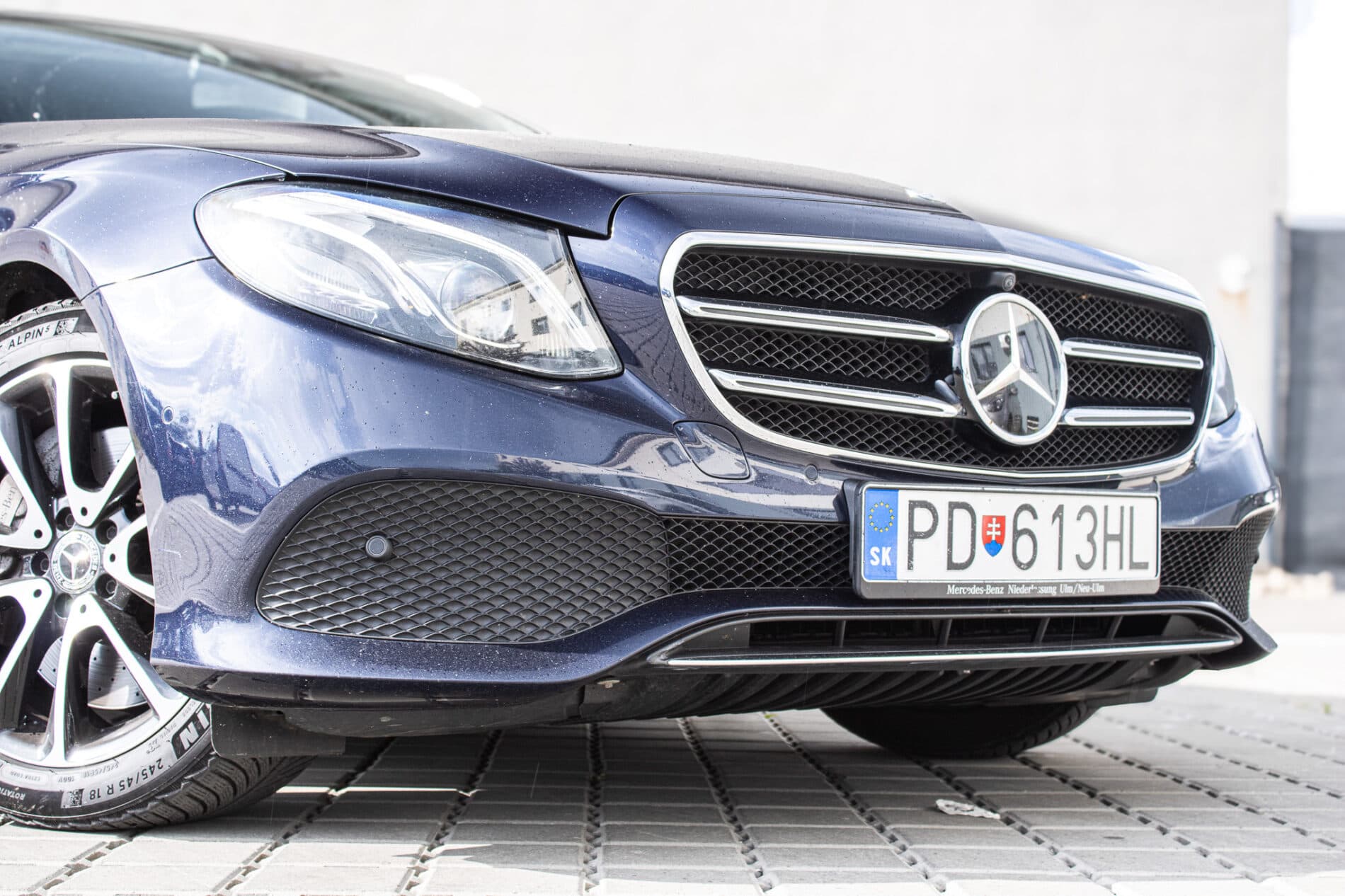 2019 Mercedes-Benz E 400d, modrá kombi, 190 026 km