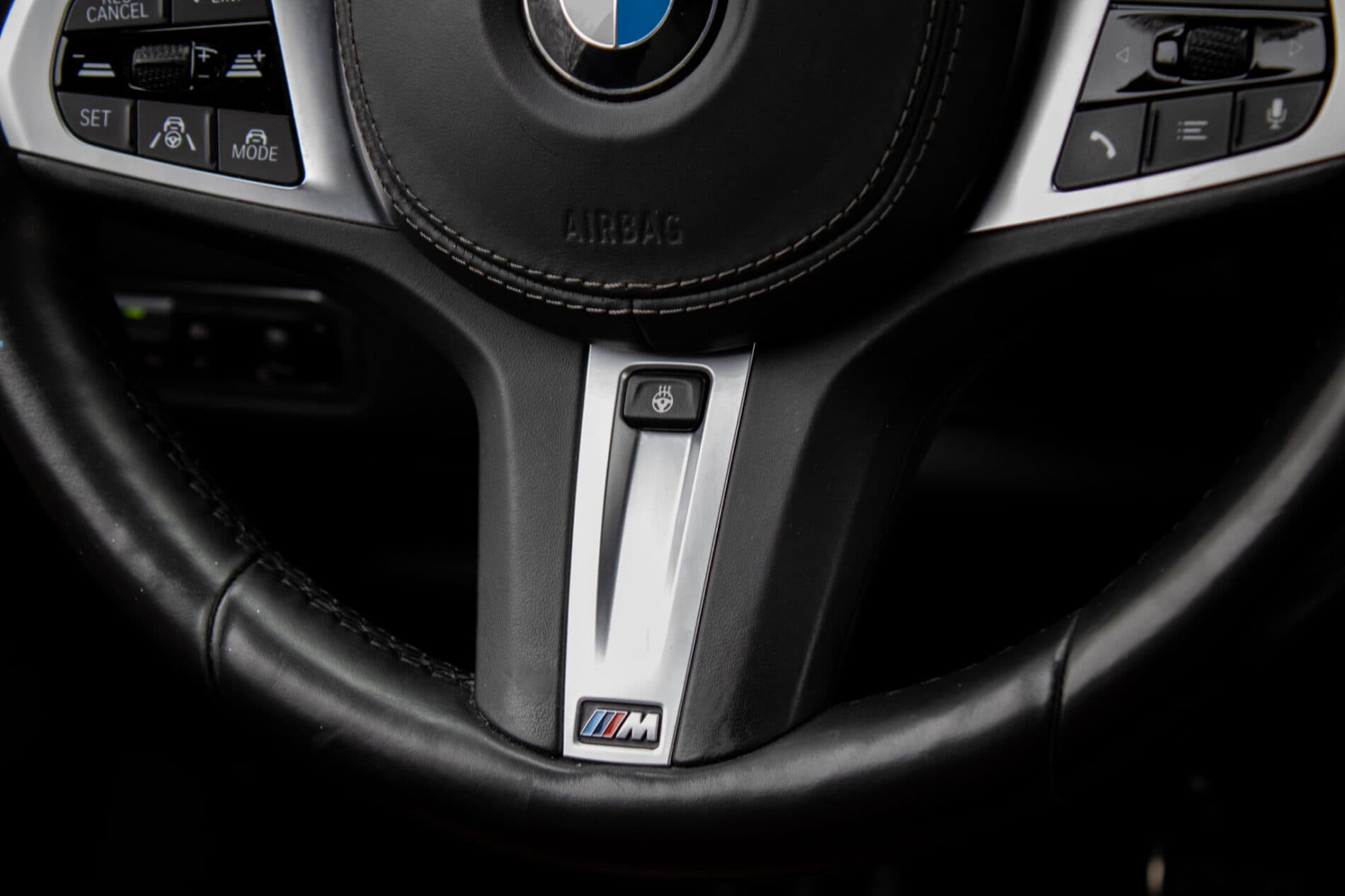 2019 BMW X5 M50d, černá suv, 183 178 km
