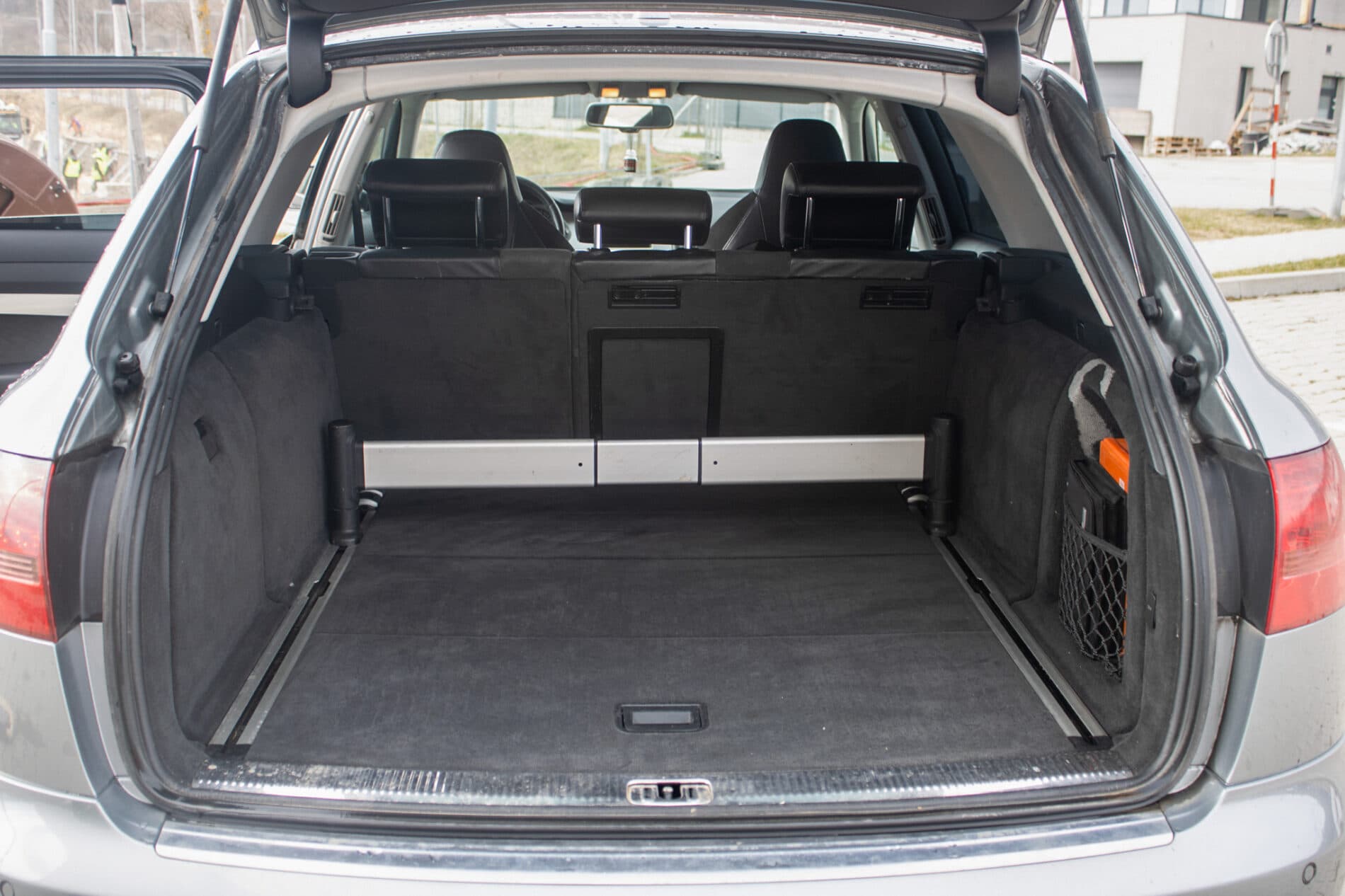 2008 AUDI A6, šedá kombi, 322 480 km