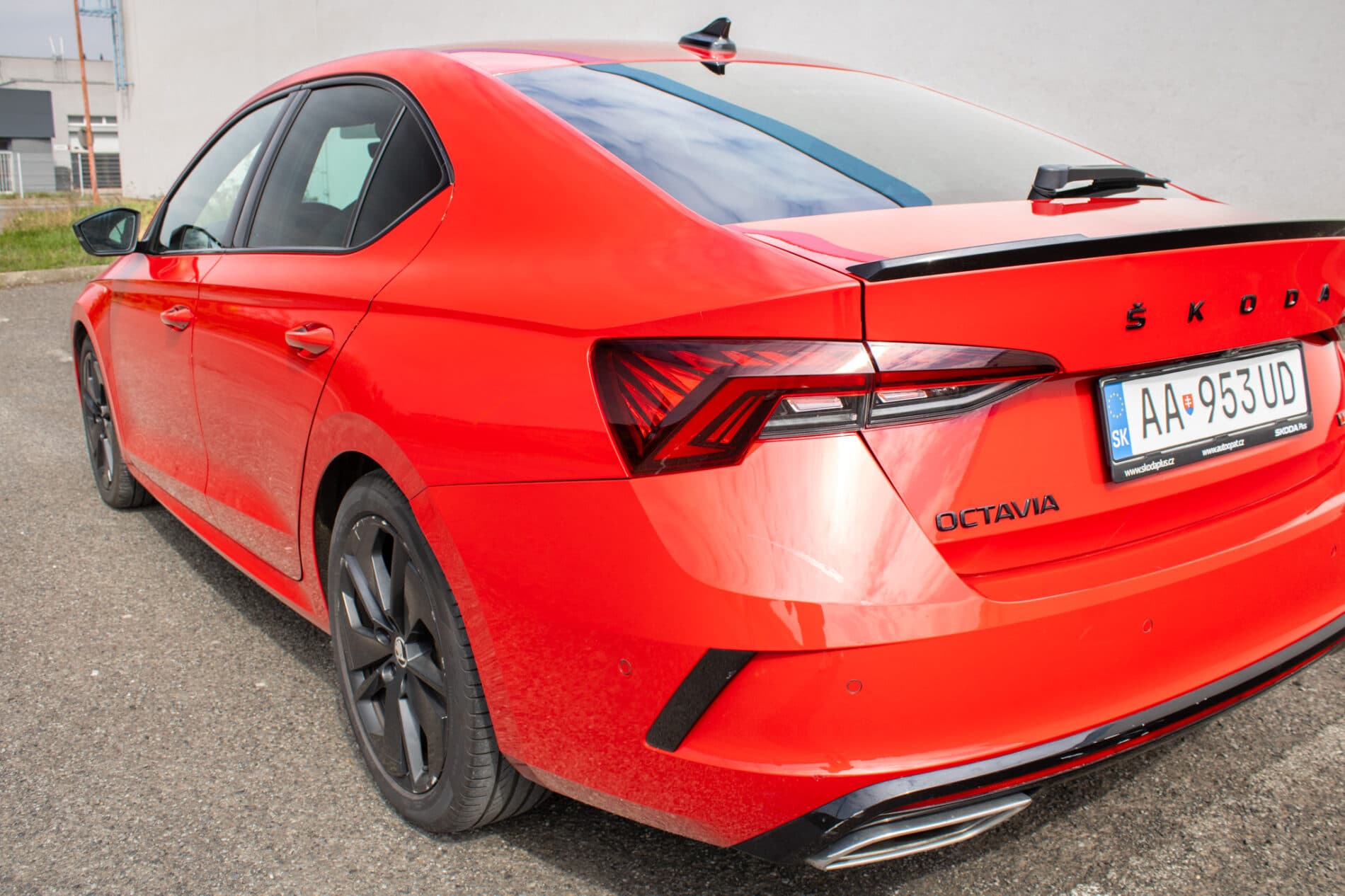 2020 Skoda Octavia RS, červená sedan, 144 815 km