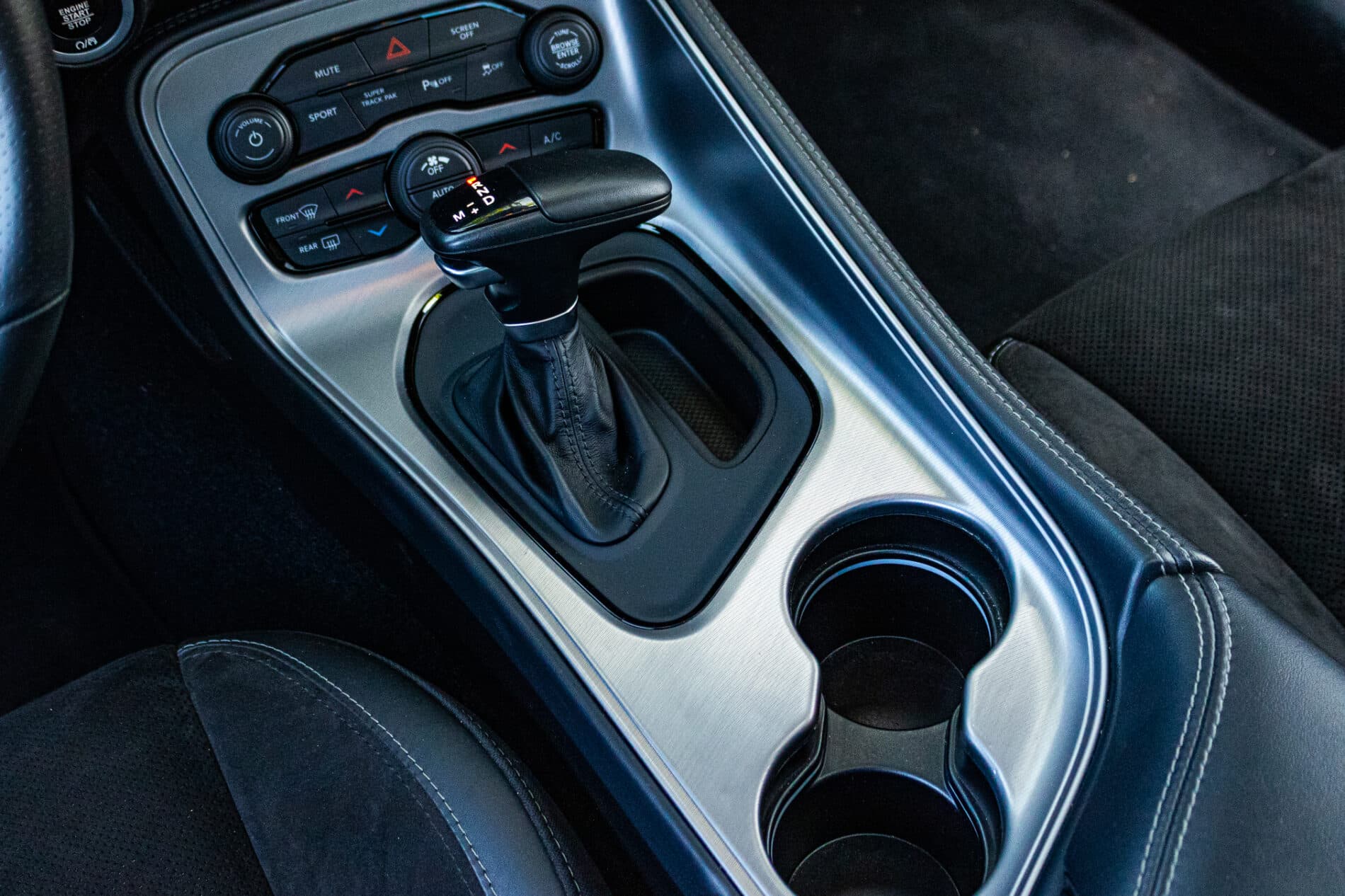 2023 Dodge Challenger, černá kupé, 14 110 km