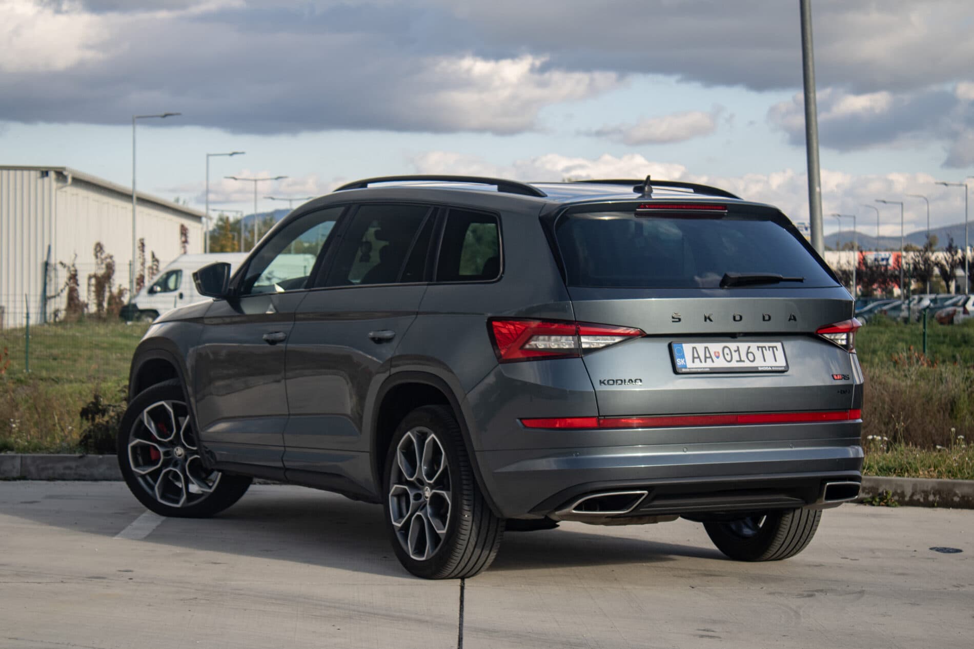 2020 Skoda Kodiaq RS, šedá suv, 131 224 km