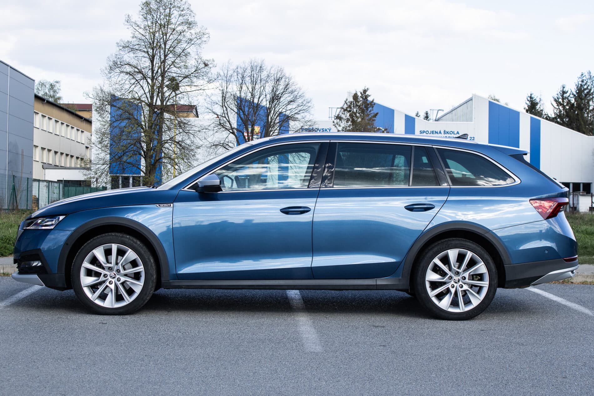 2021 Skoda Octavia RS, modrá kombi, 95 018 km