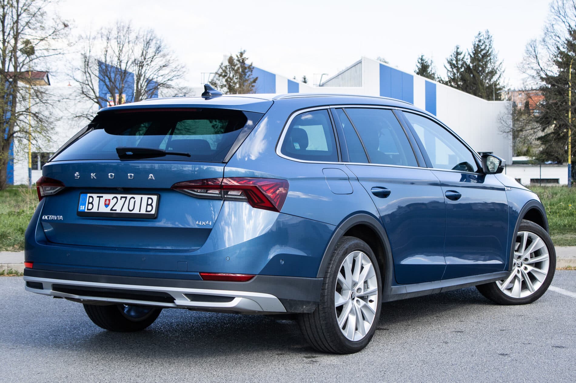 2021 Skoda Octavia RS, modrá kombi, 95 018 km