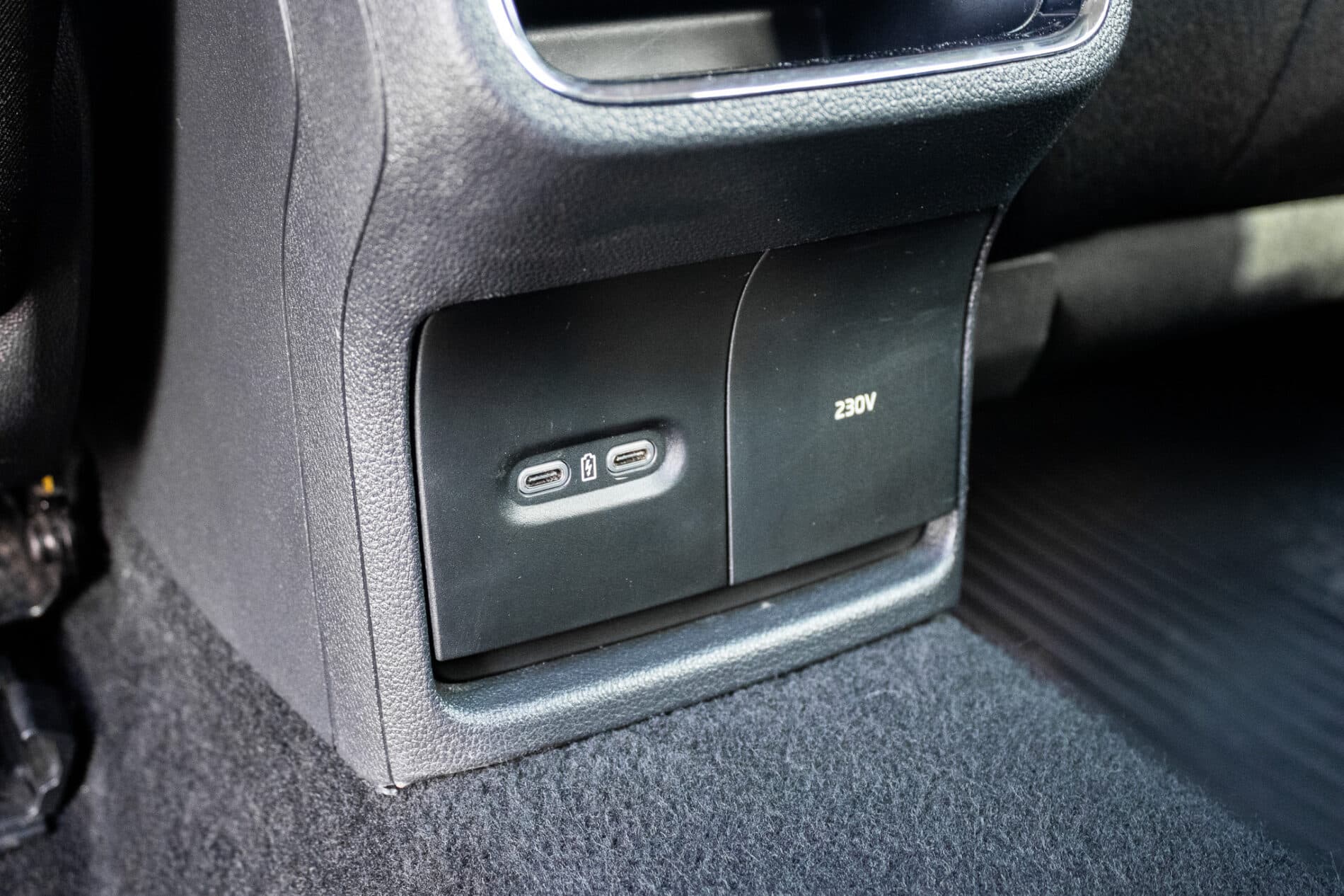 2021 Skoda Octavia RS, modrá kombi, 95 018 km