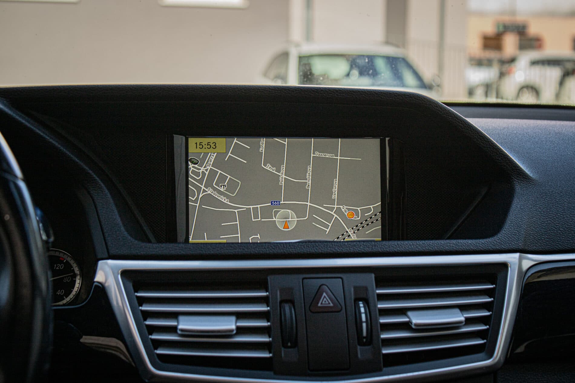 2011 Mercedes-Benz E 300 CDI, bílá kombi, 276 846 km