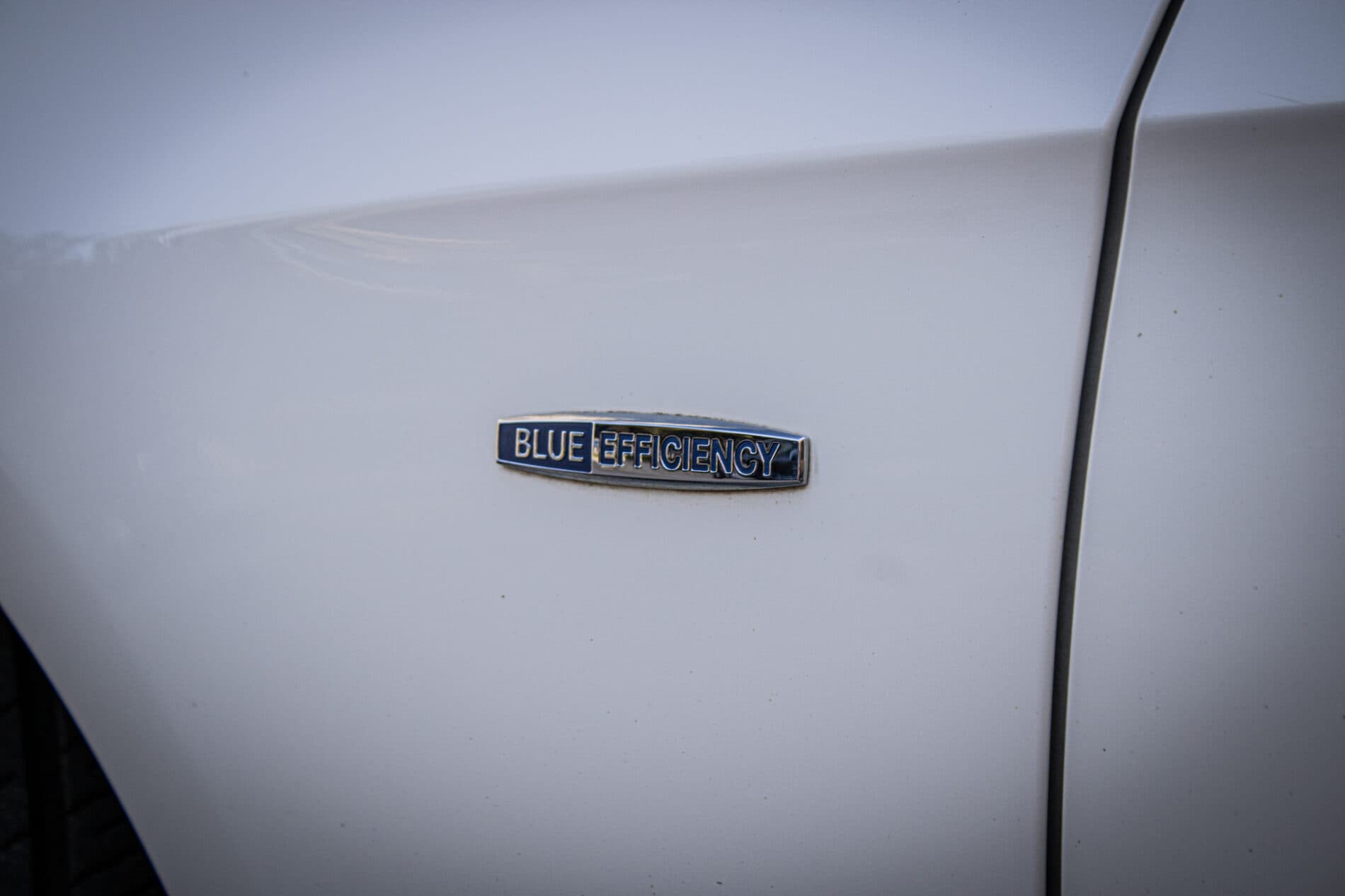 2011 Mercedes-Benz E 300 CDI, bílá kombi, 276 846 km