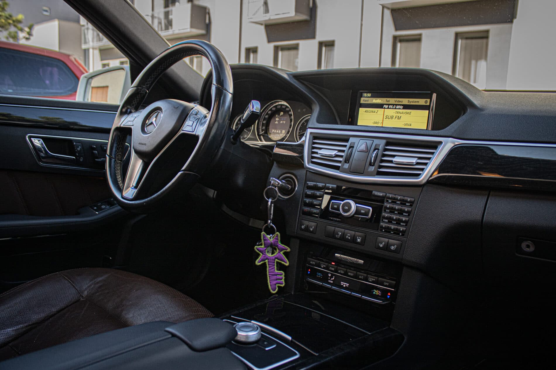 2011 Mercedes-Benz E 300 CDI, bílá kombi, 276 846 km