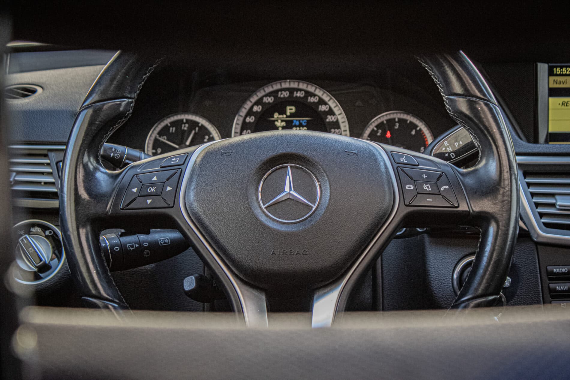 2011 Mercedes-Benz E 300 CDI, bílá kombi, 276 846 km