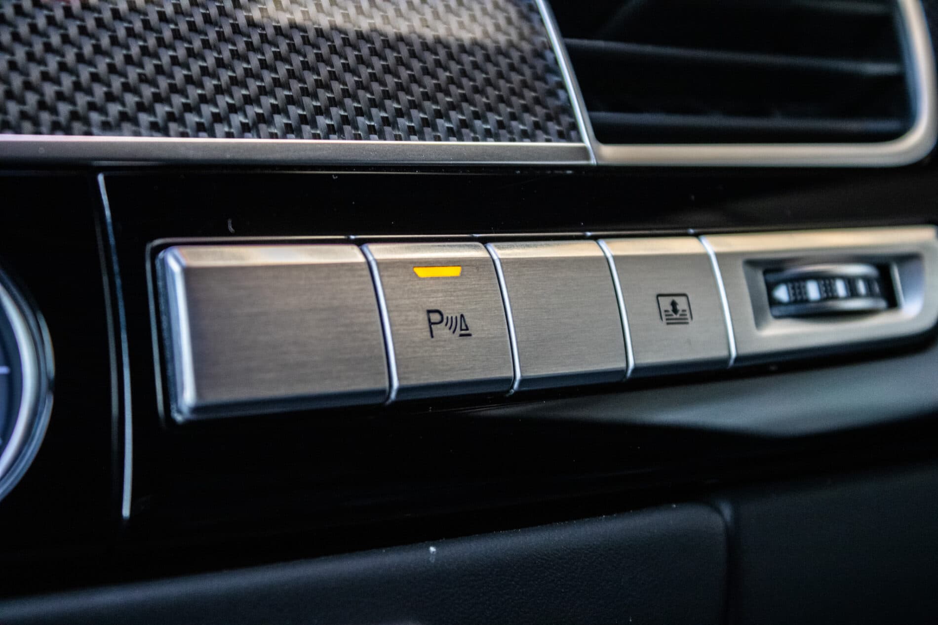 2017 AUDI S8, černá sedan, 183 235 km
