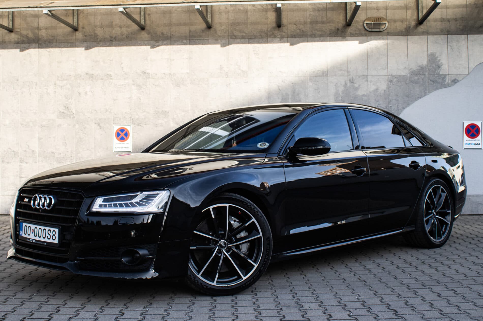 2017 AUDI S8
