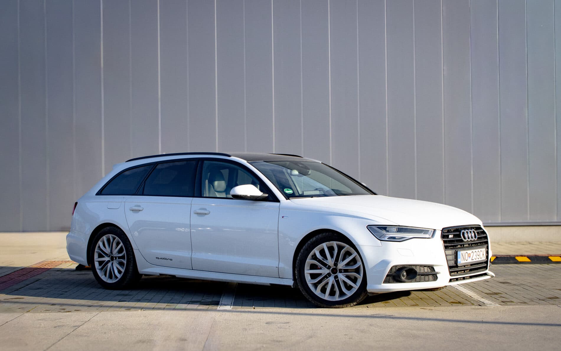 2015 AUDI A6, bílá kombi, 281 000 km