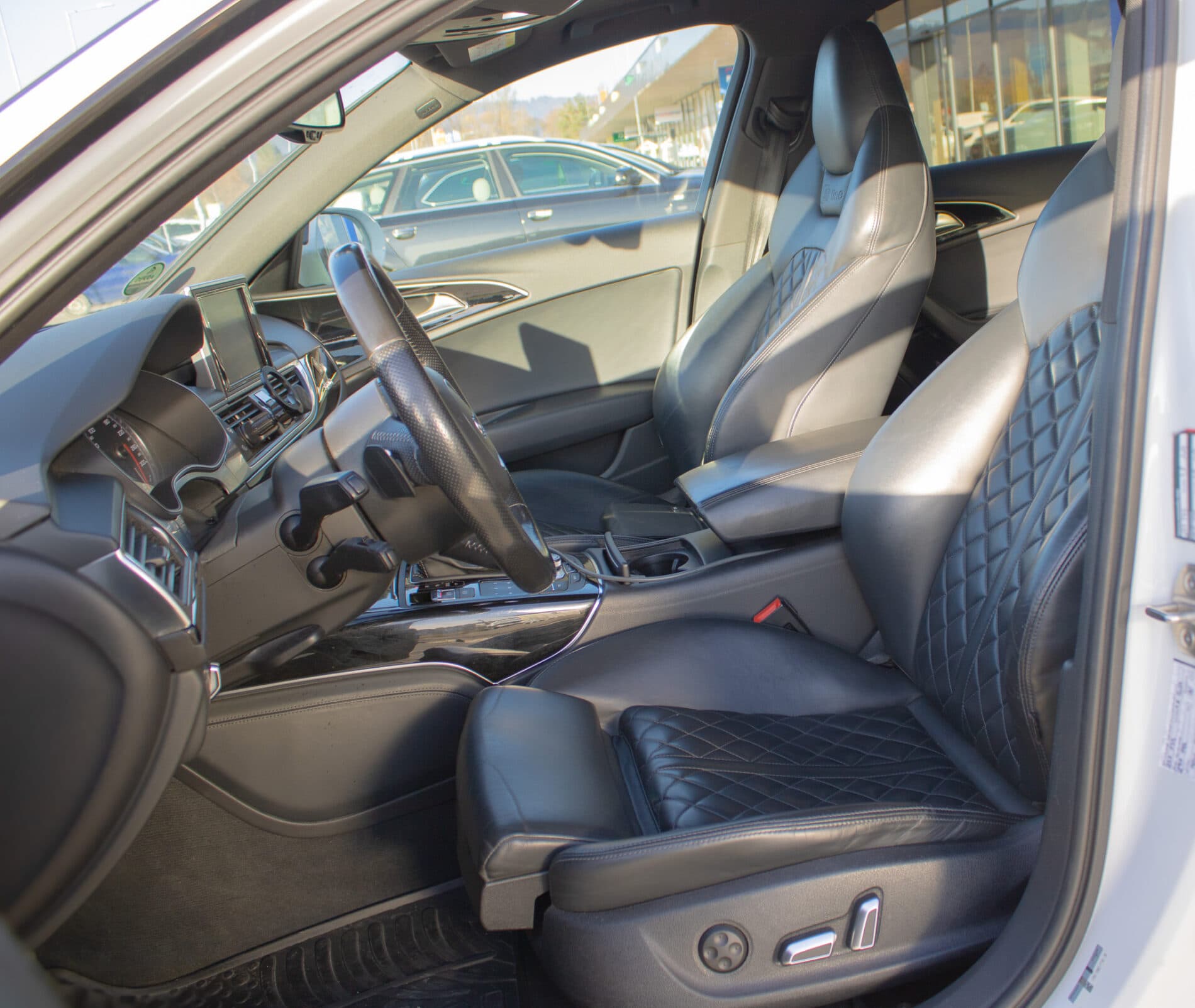 2015 AUDI A6, bílá kombi, 281 000 km