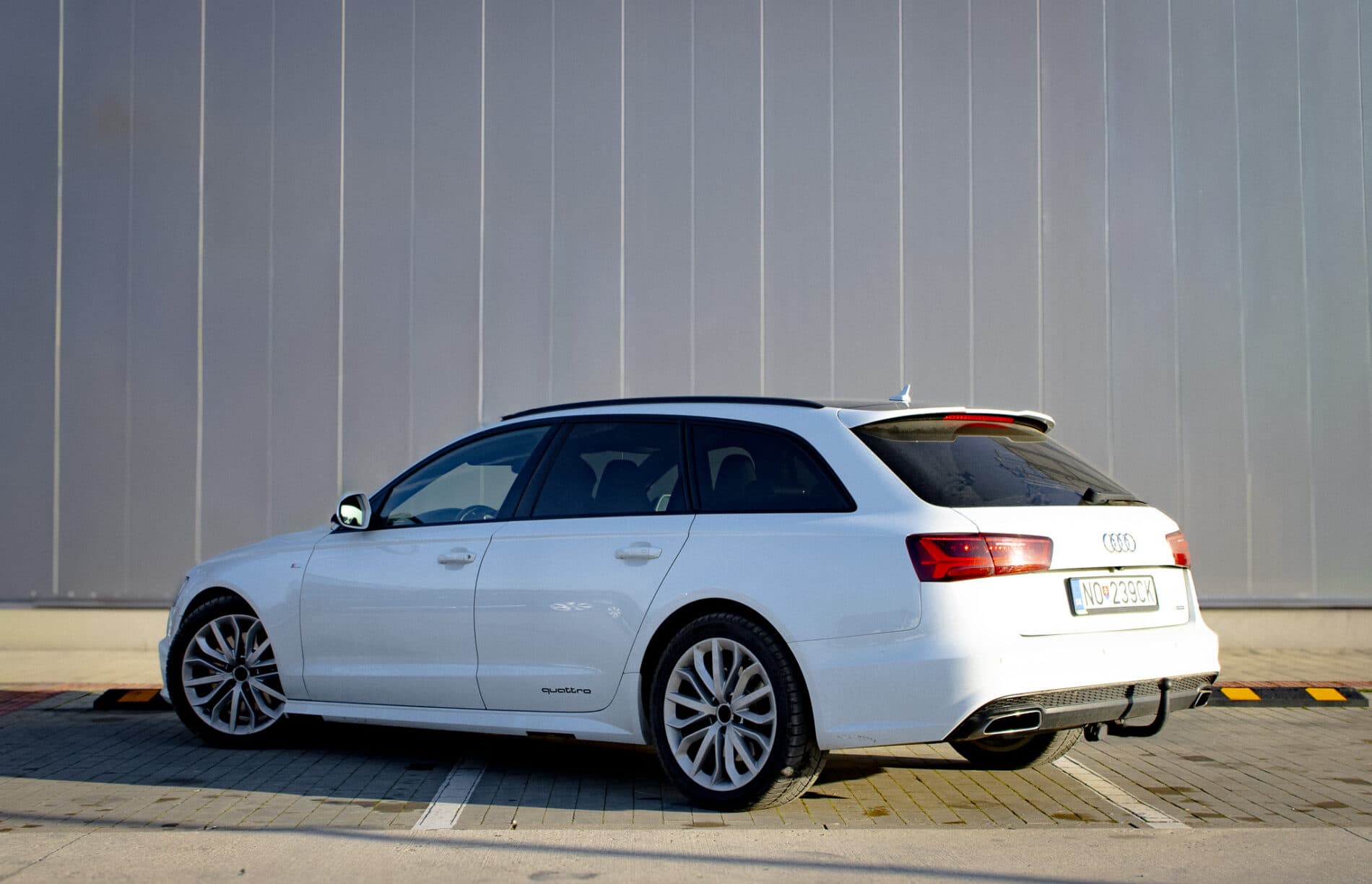 2015 AUDI A6, bílá kombi, 281 000 km