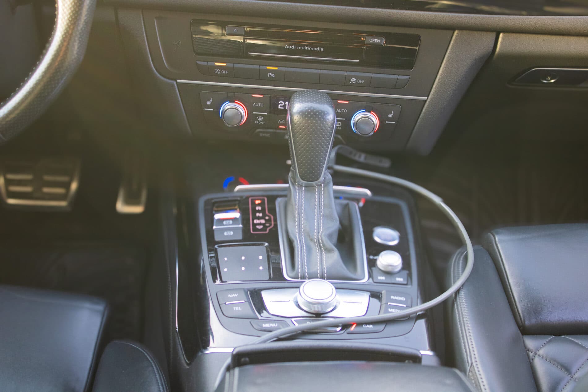 2015 AUDI A6, bílá kombi, 281 000 km