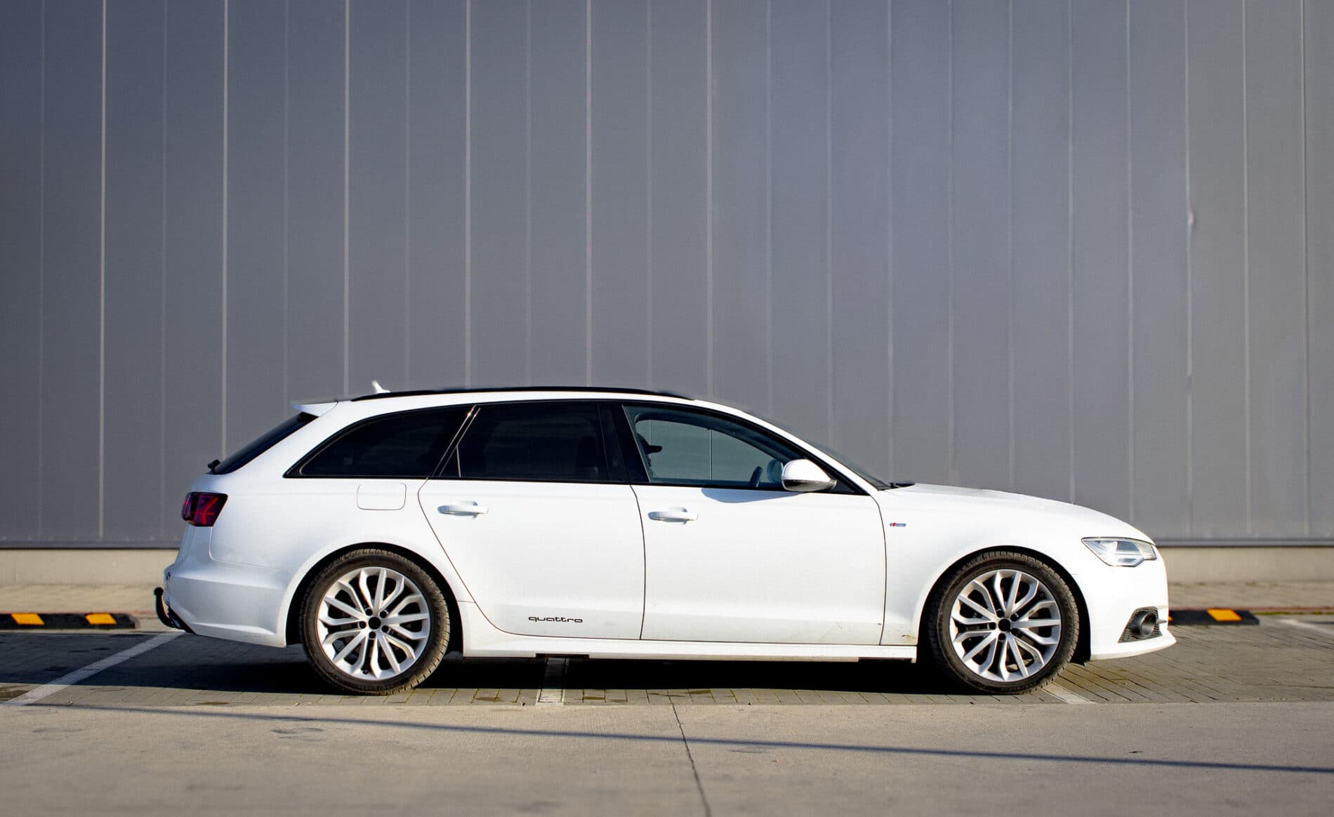 2015 AUDI A6, bílá kombi, 281 000 km
