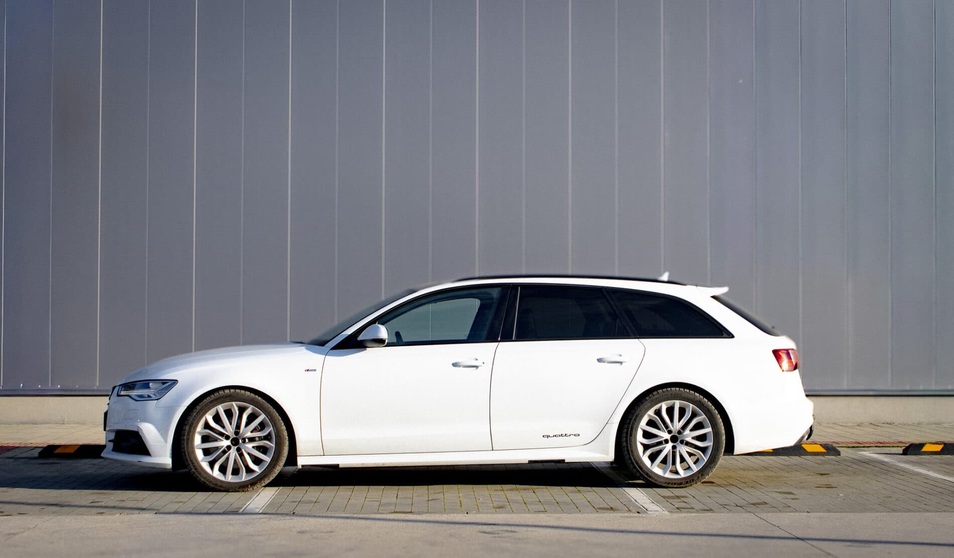 2015 AUDI A6, bílá kombi, 281 000 km