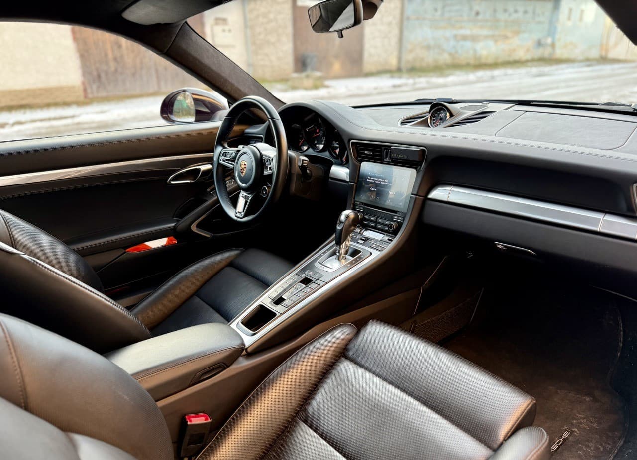 2018 Porsche 991 Carrera, černá kupé, 53 090 km