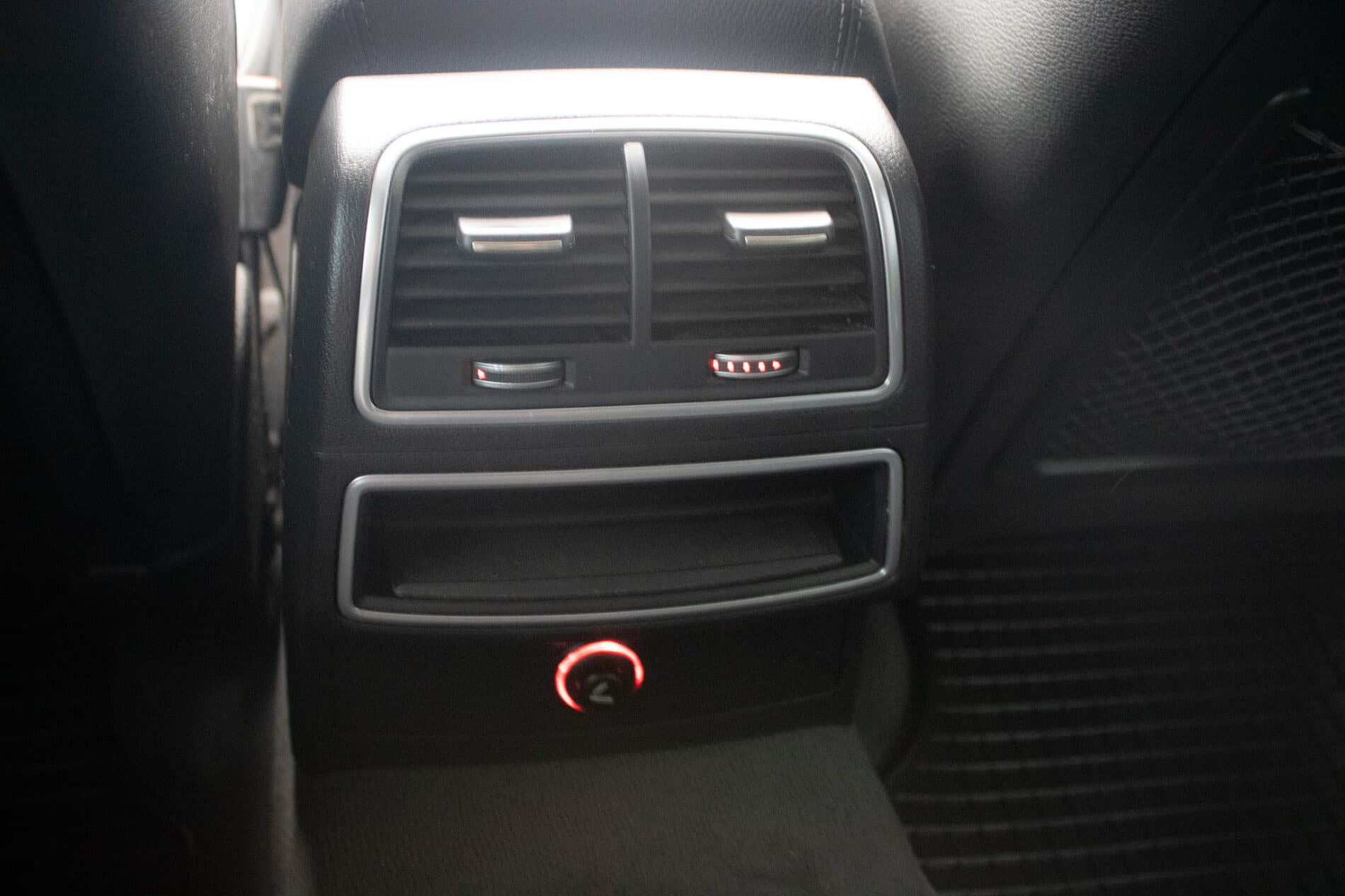 2016 AUDI A6, černá kombi, 225 800 km