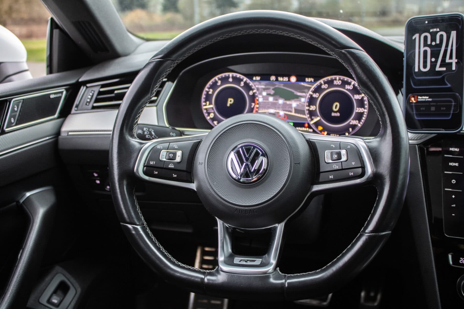2018 Volkswagen Arteon, bílá sedan, 106 961 km