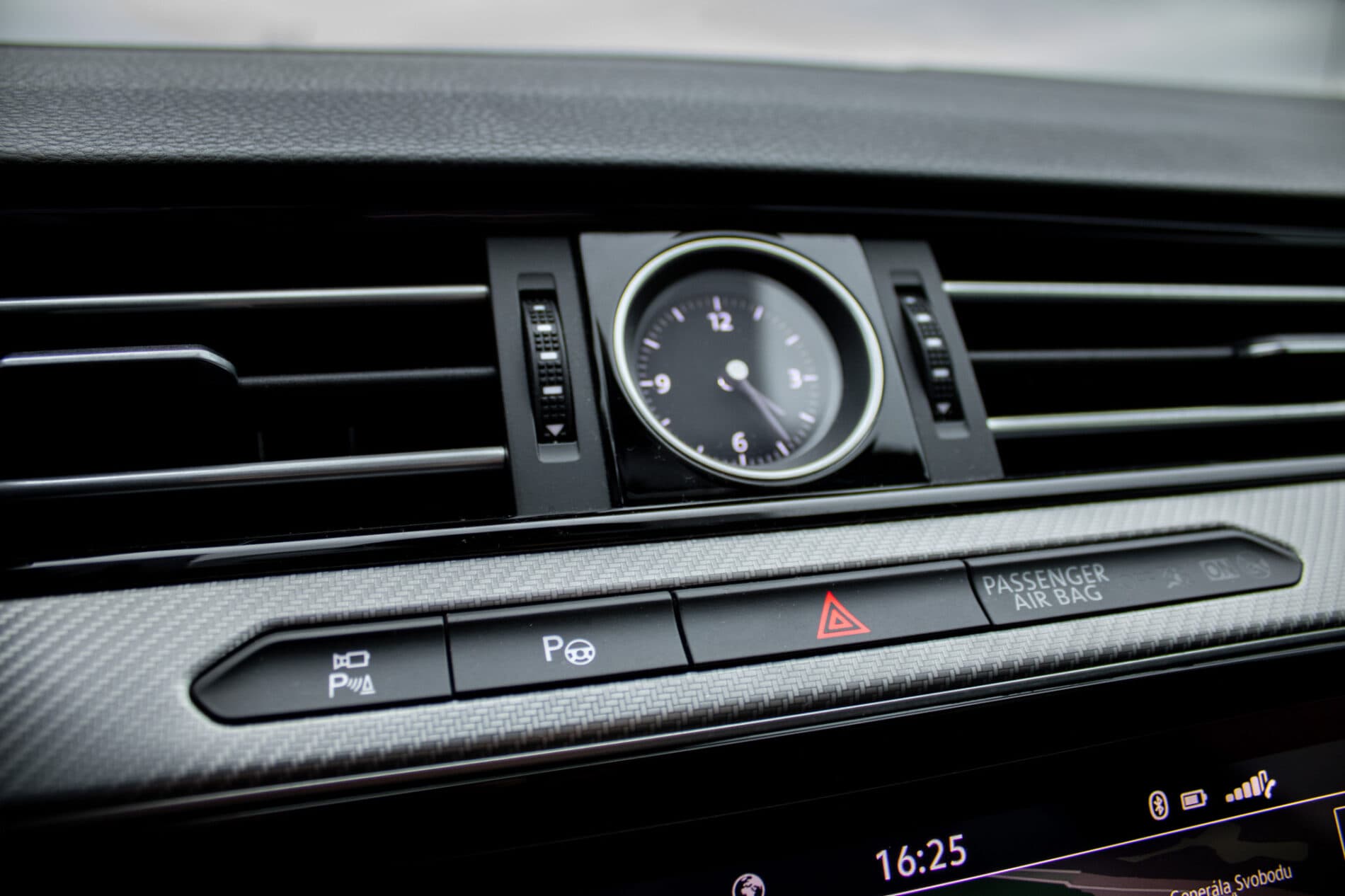 2018 Volkswagen Arteon, bílá sedan, 106 961 km