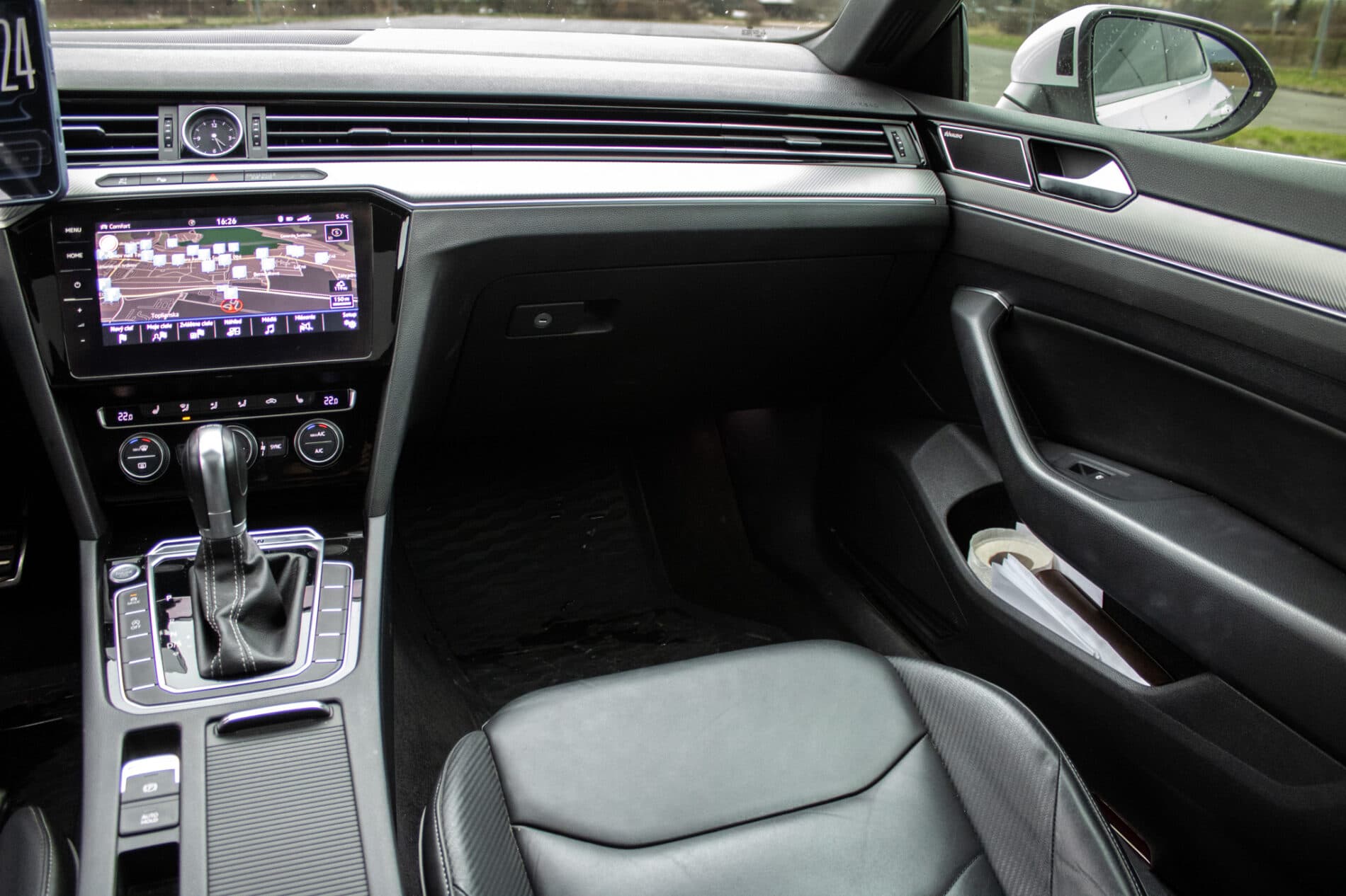 2018 Volkswagen Arteon, bílá sedan, 106 961 km