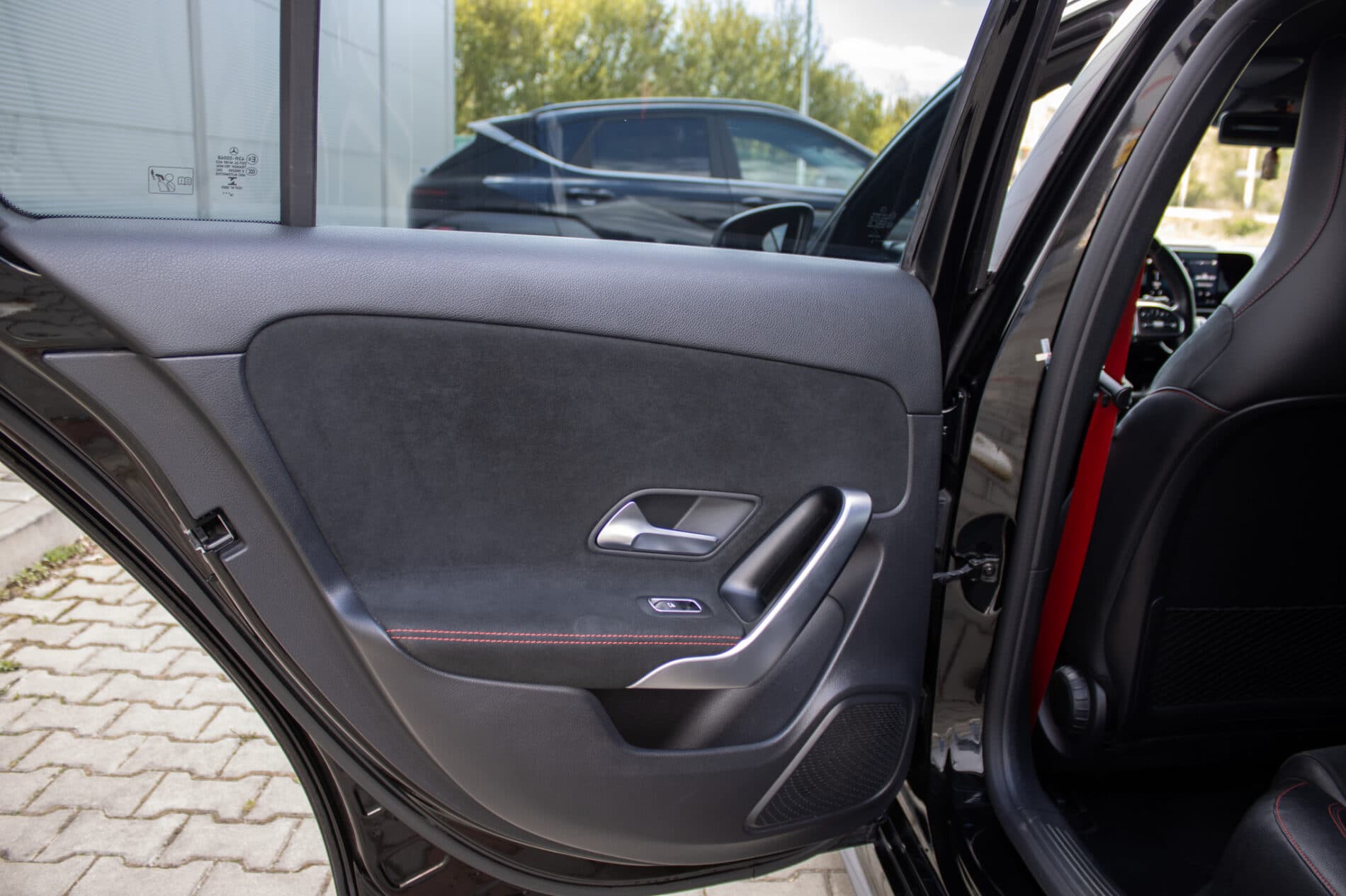 2019 Mercedes-Benz A 35 AMG, černá sedan, 60 541 km
