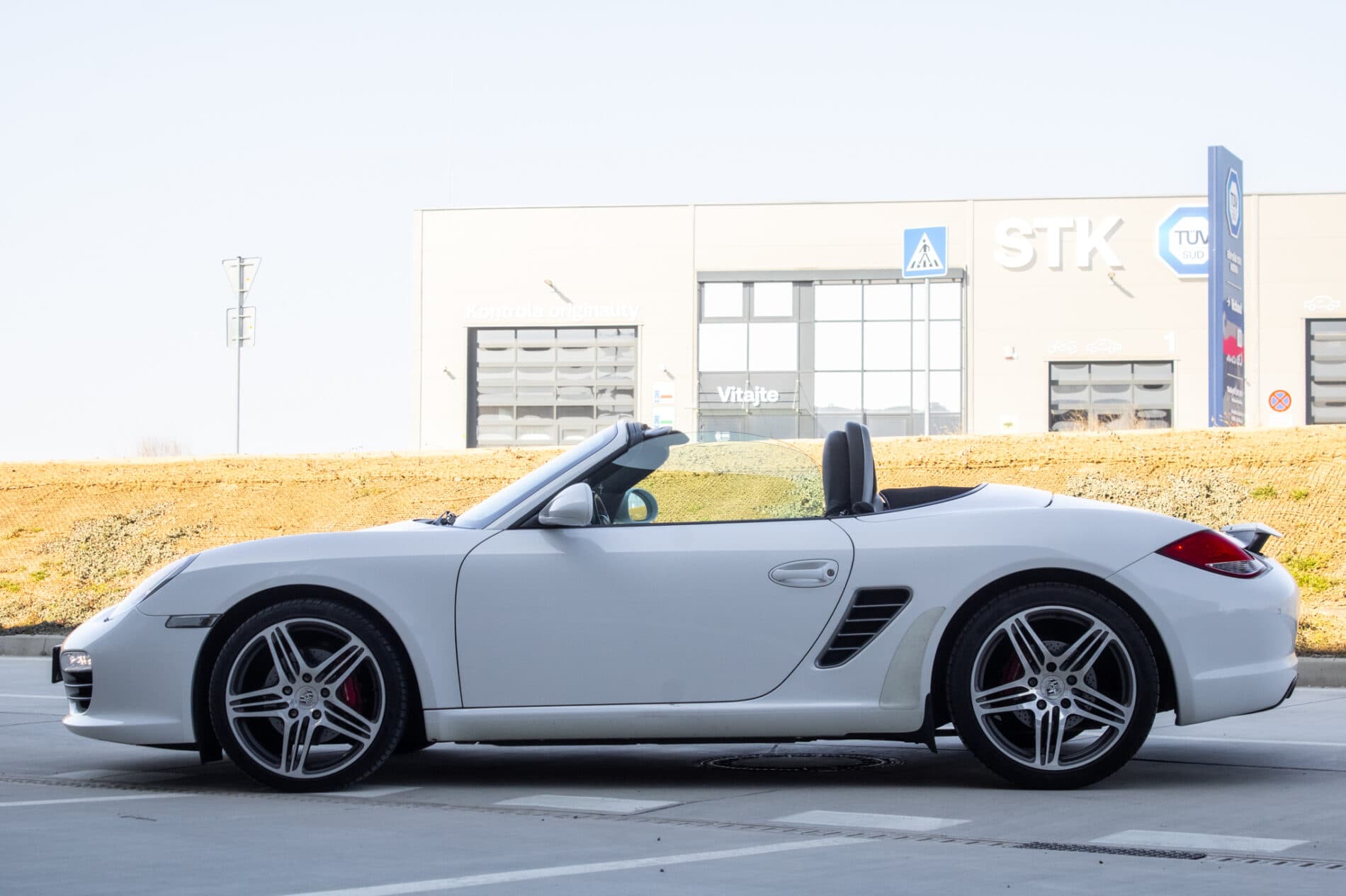 2010 Porsche Boxster S, bílá kabriolet, 57 649 km