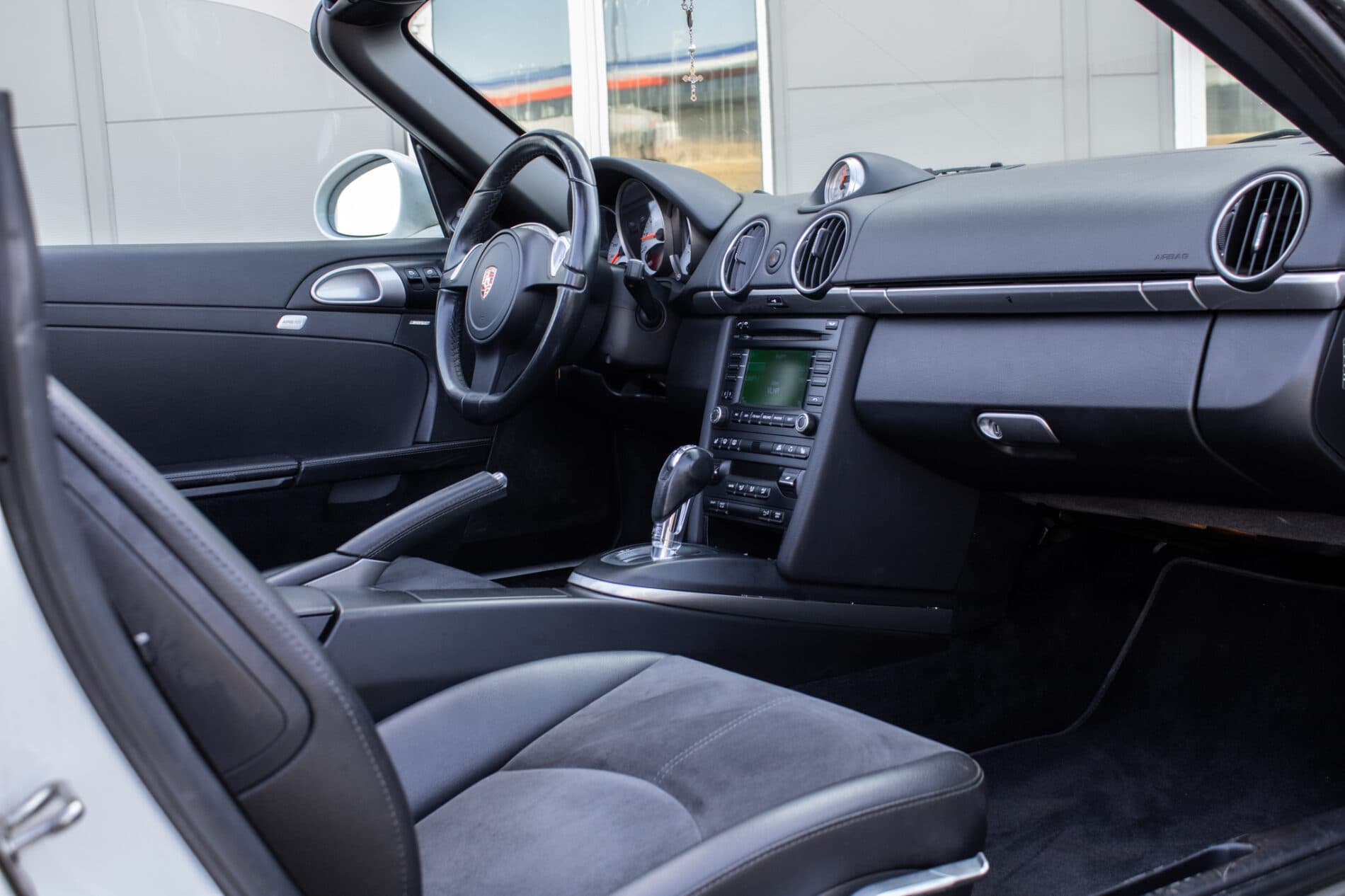 2010 Porsche Boxster S, bílá kabriolet, 57 649 km