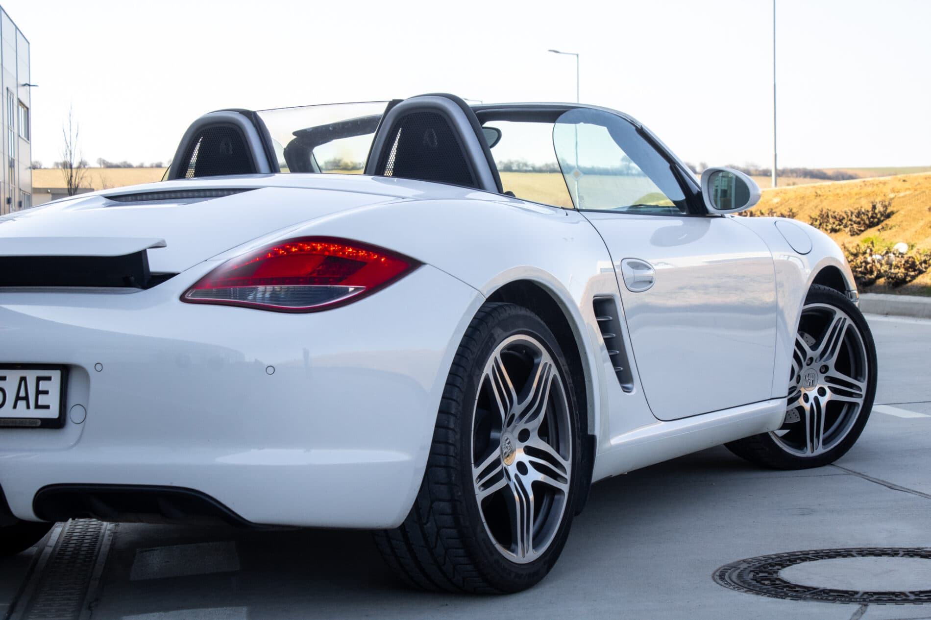 2010 Porsche Boxster S, bílá kabriolet, 57 649 km