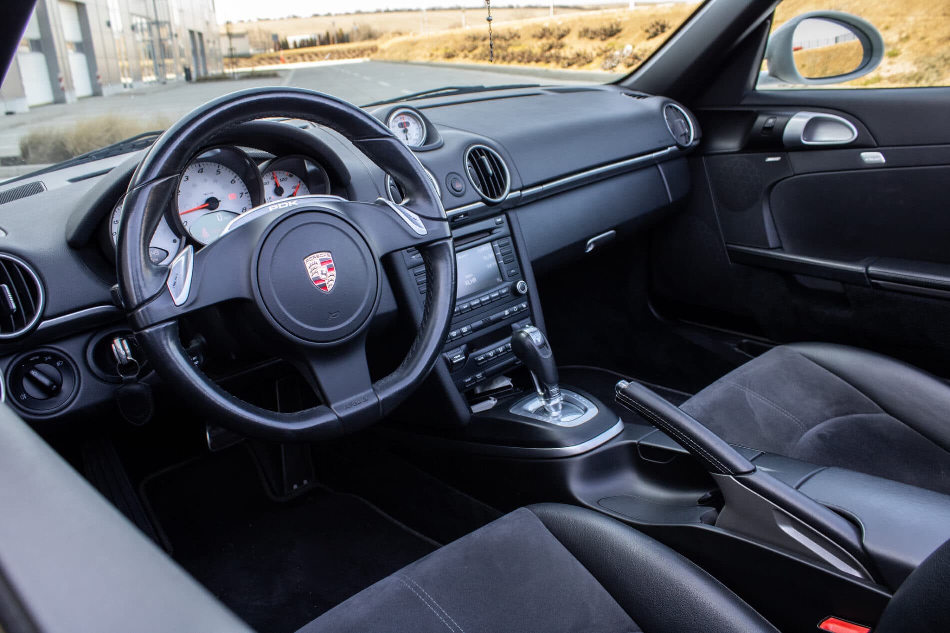 2010 Porsche Boxster S, bílá kabriolet, 57 649 km
