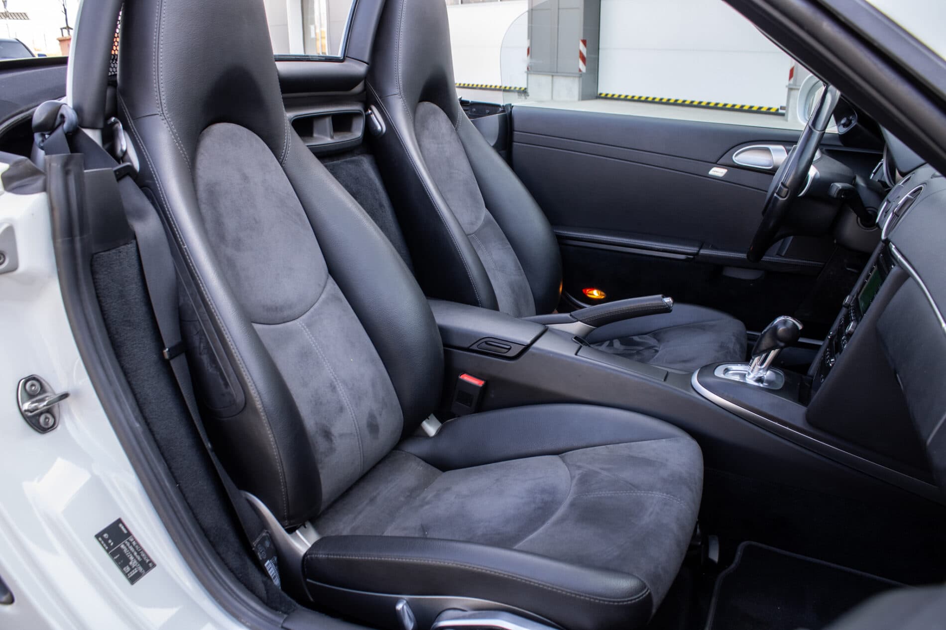 2010 Porsche Boxster S, bílá kabriolet, 57 649 km