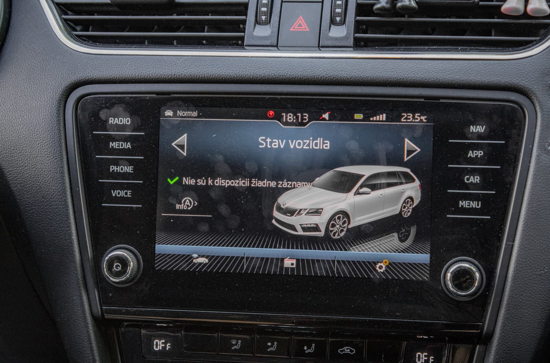 2018 Skoda Octavia RS, černá kombi, 223 705 km
