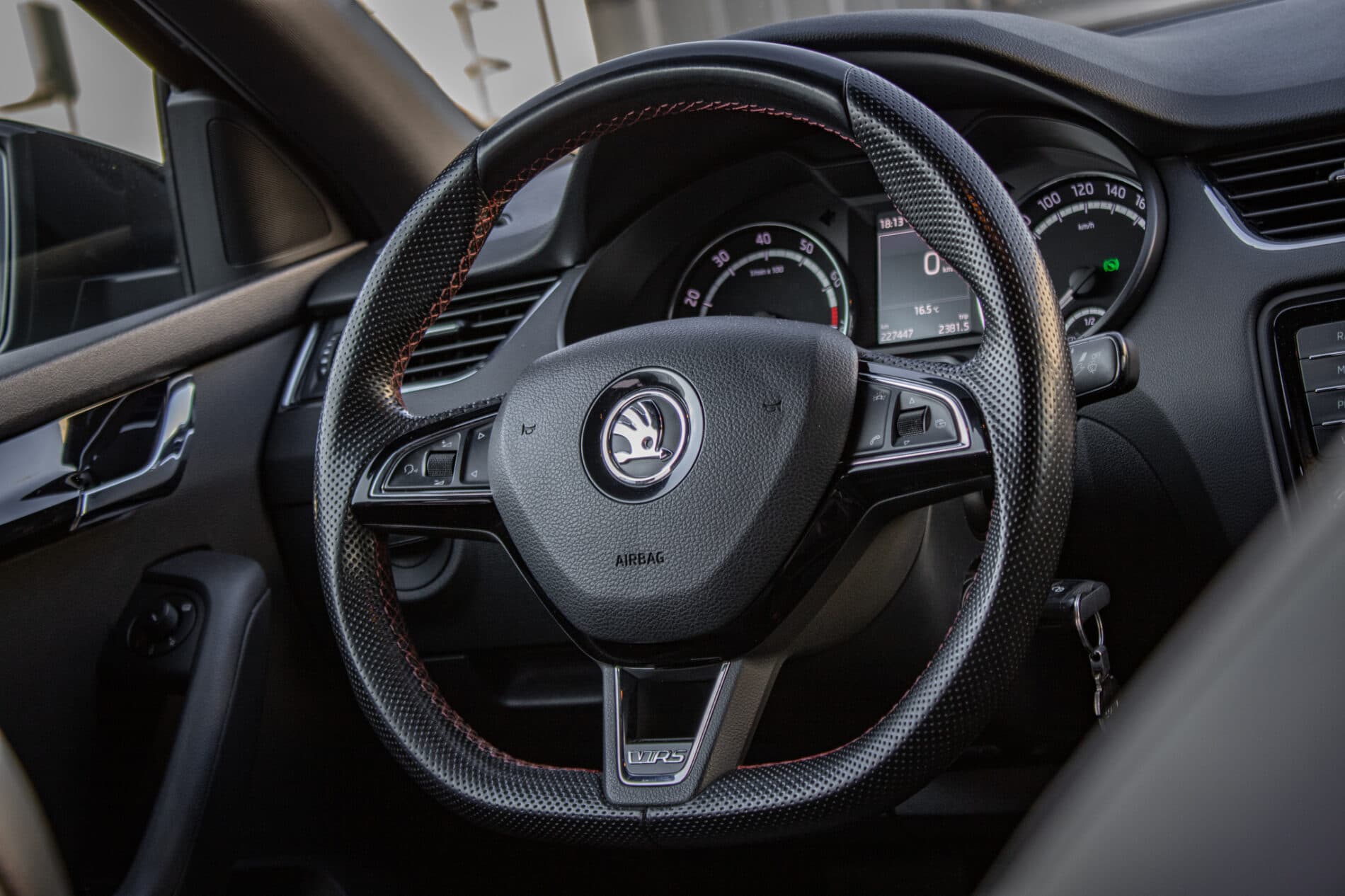 2016 Skoda Octavia RS, černá sedan, 227 447 km