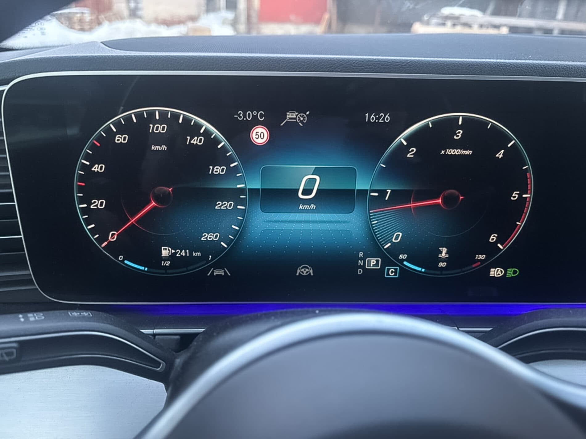 2022 Mercedes-Benz GLE 400d, bílá kombi, 120 000 km