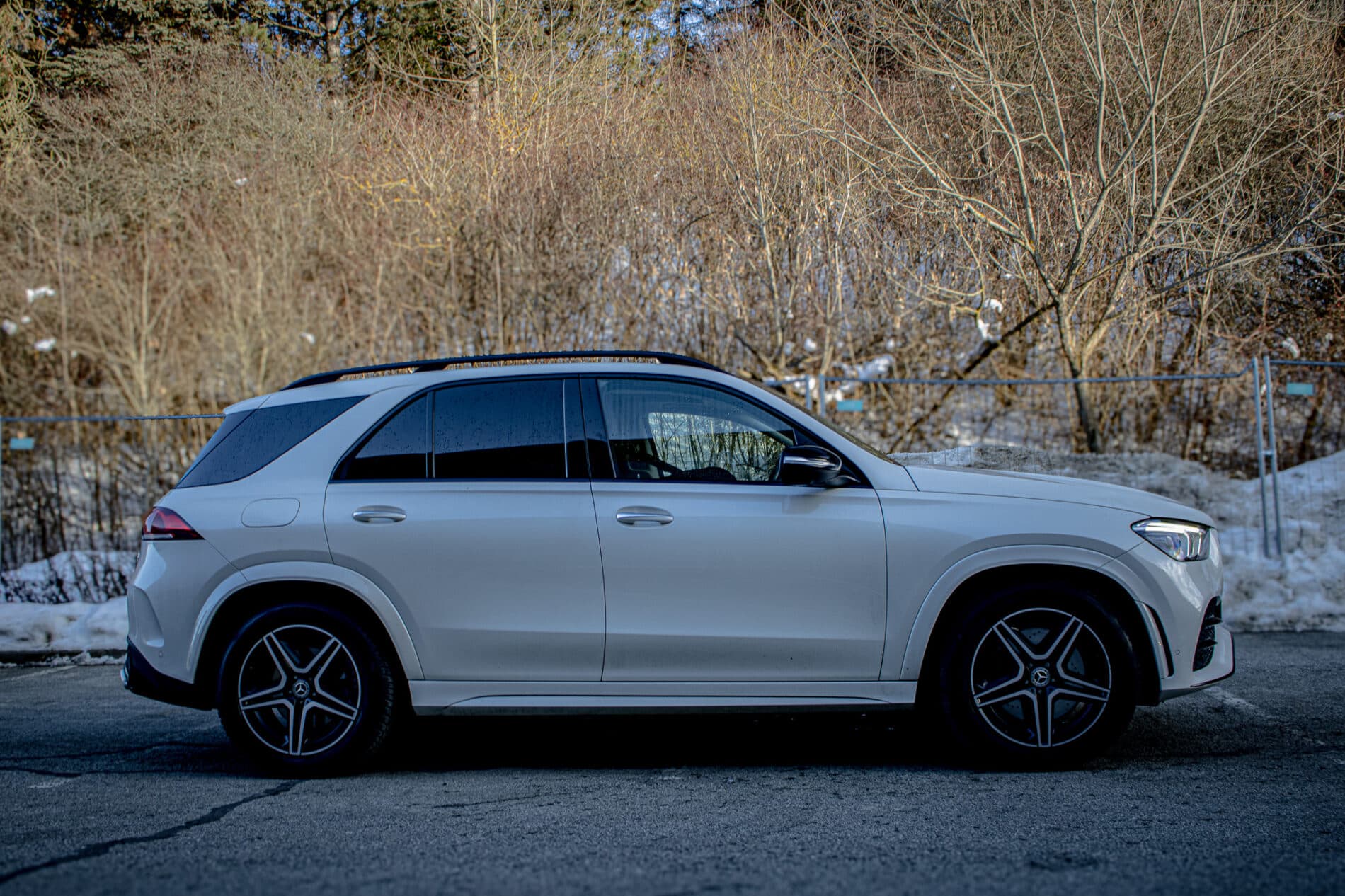 2022 Mercedes-Benz GLE 400d, bílá kombi, 120 000 km