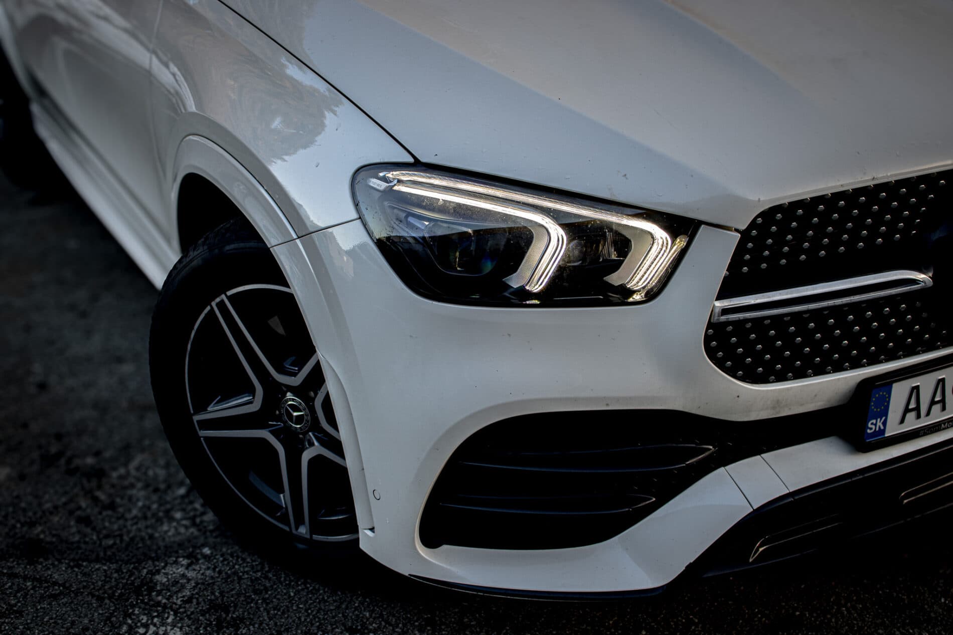 2022 Mercedes-Benz GLE 400d, bílá kombi, 120 000 km