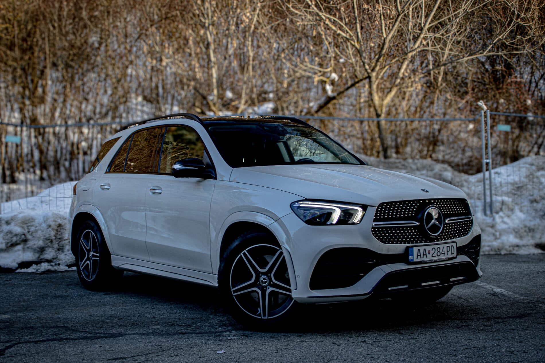 2022 Mercedes-Benz GLE 400d, bílá kombi, 120 000 km