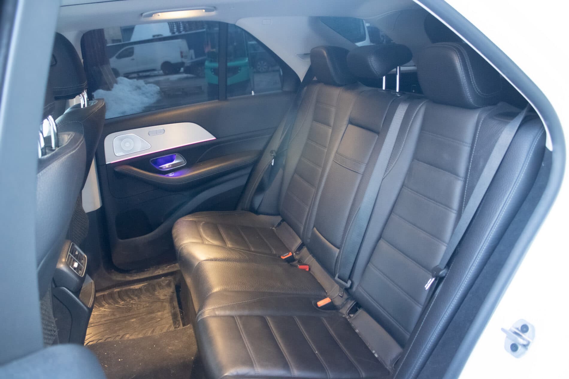 2022 Mercedes-Benz GLE 400d, bílá kombi, 120 000 km