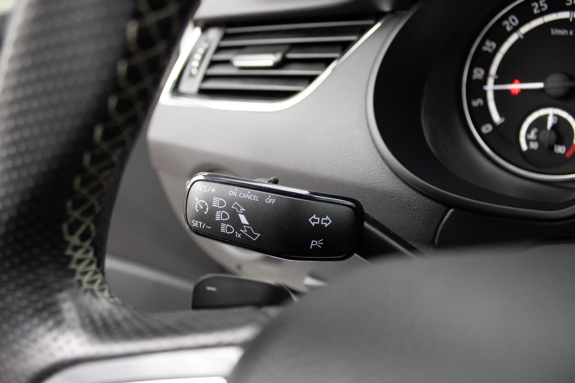 2013 Skoda Octavia RS, bílá kombi, 222 175 km