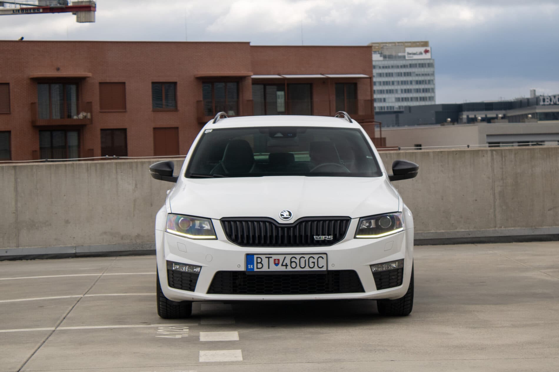 2013 Skoda Octavia RS, bílá kombi, 222 175 km