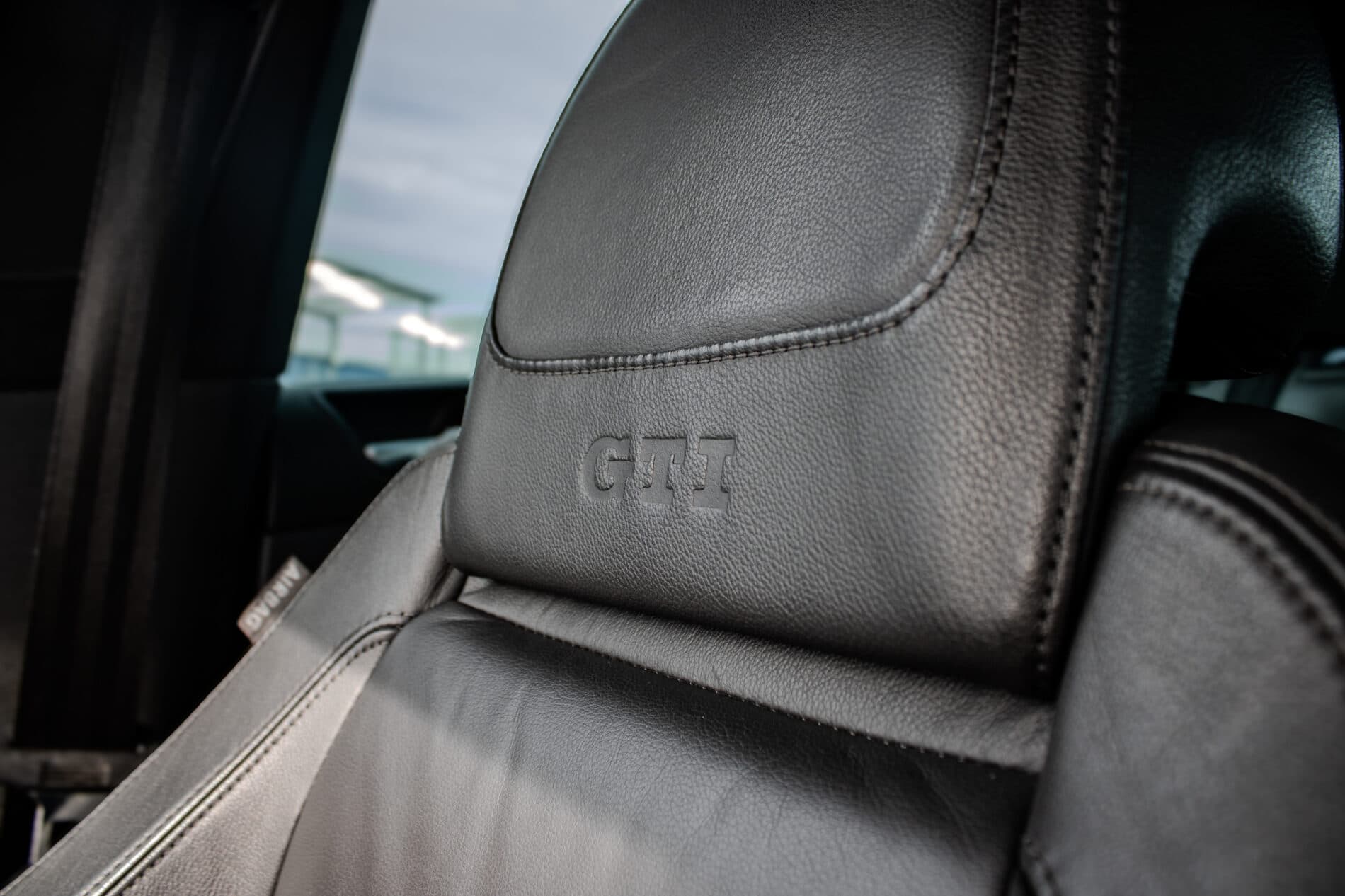 2005 Volkswagen Golf GTI, černá hatchback, 231 763 km
