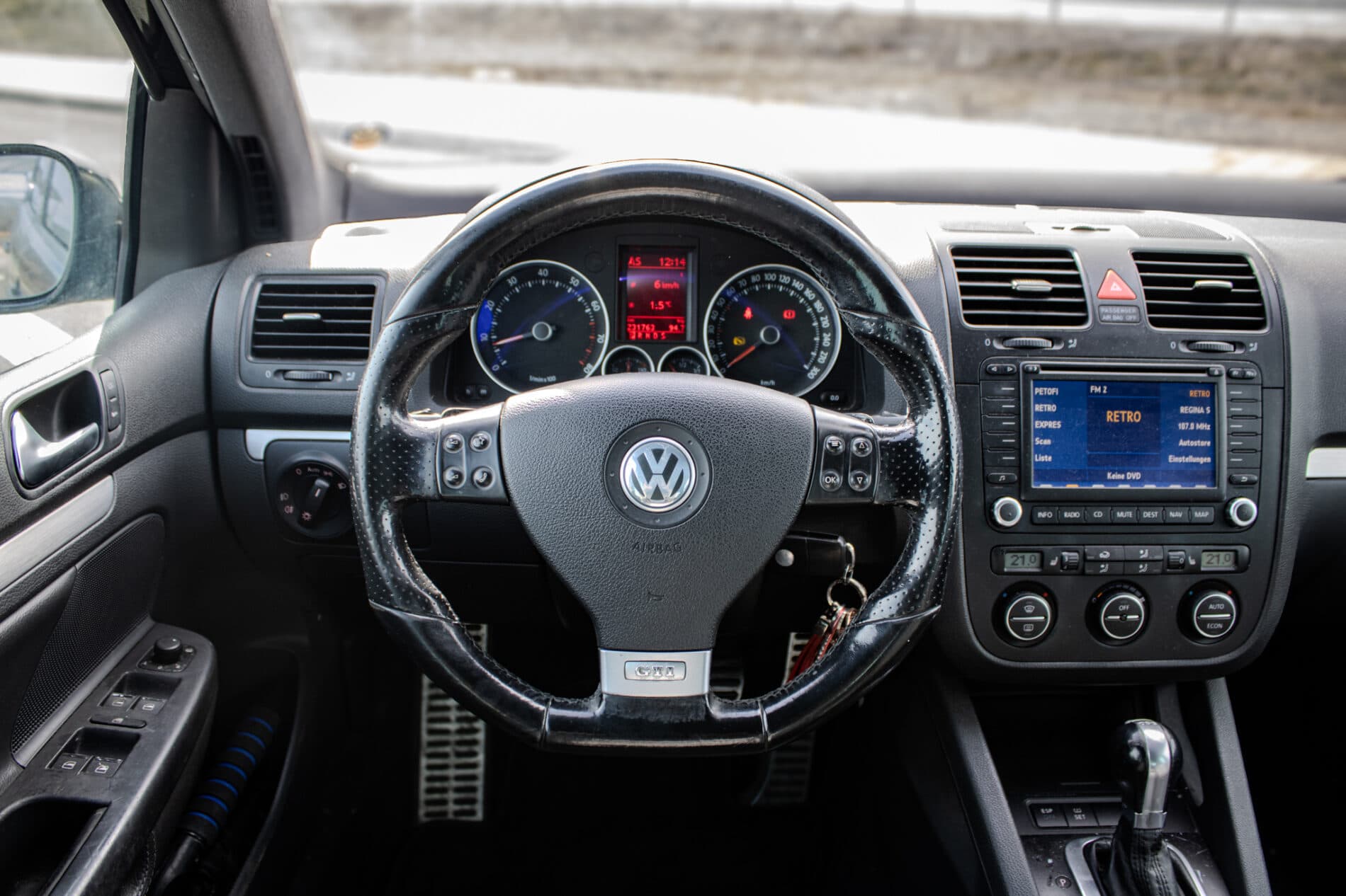 2005 Volkswagen Golf GTI, černá hatchback, 231 763 km