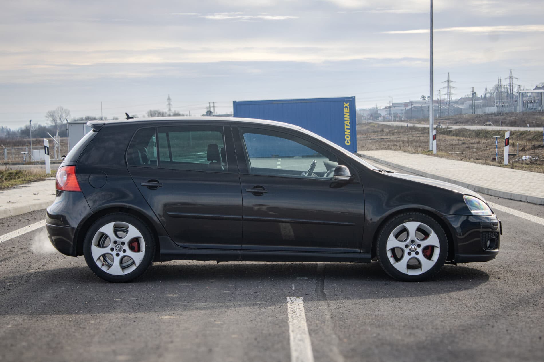 2005 Volkswagen Golf GTI, černá hatchback, 231 763 km