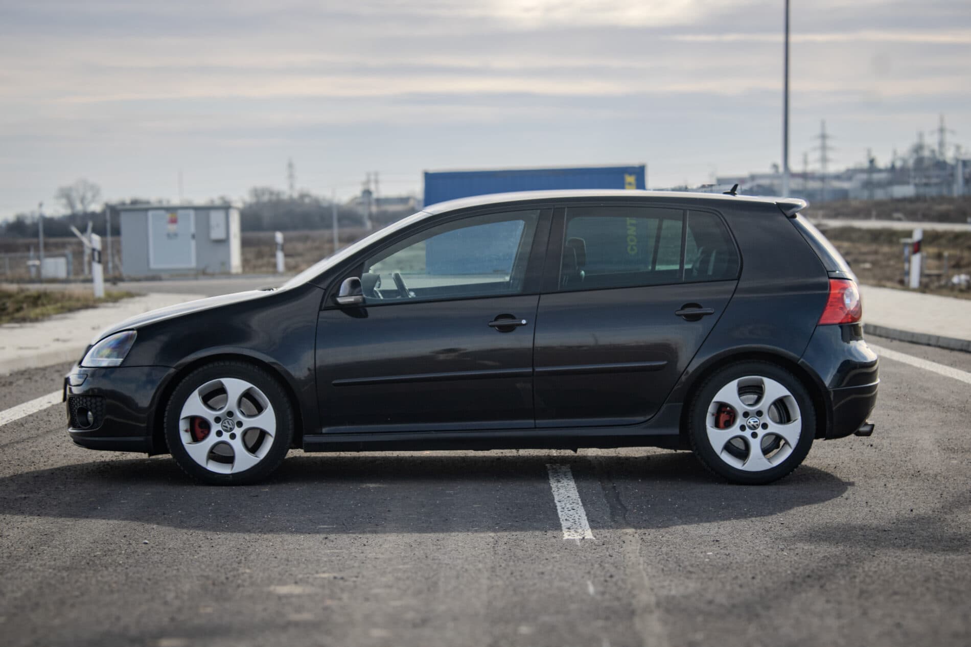 2005 Volkswagen Golf GTI, černá hatchback, 231 763 km