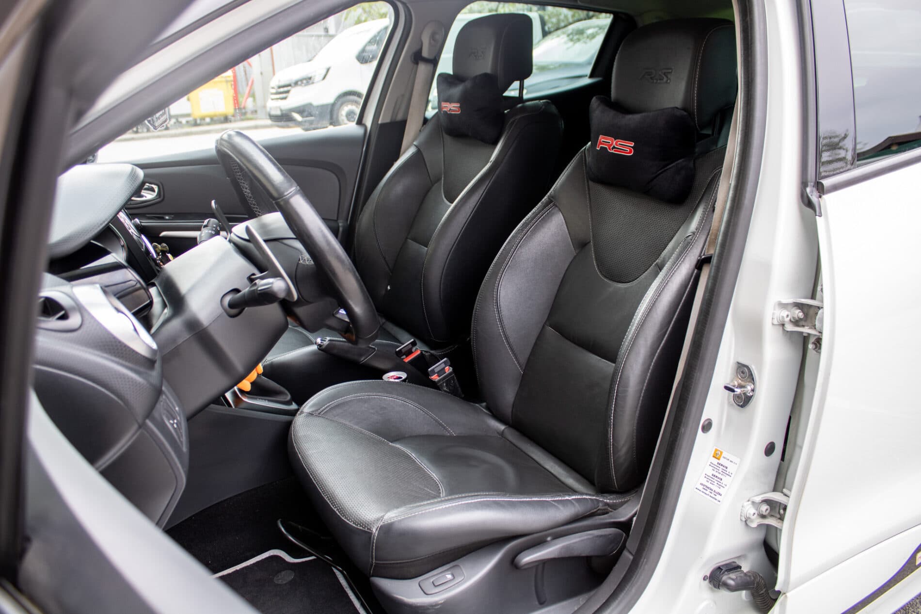 2015 Renault Clio RS, bílá hatchback, 152 444 km