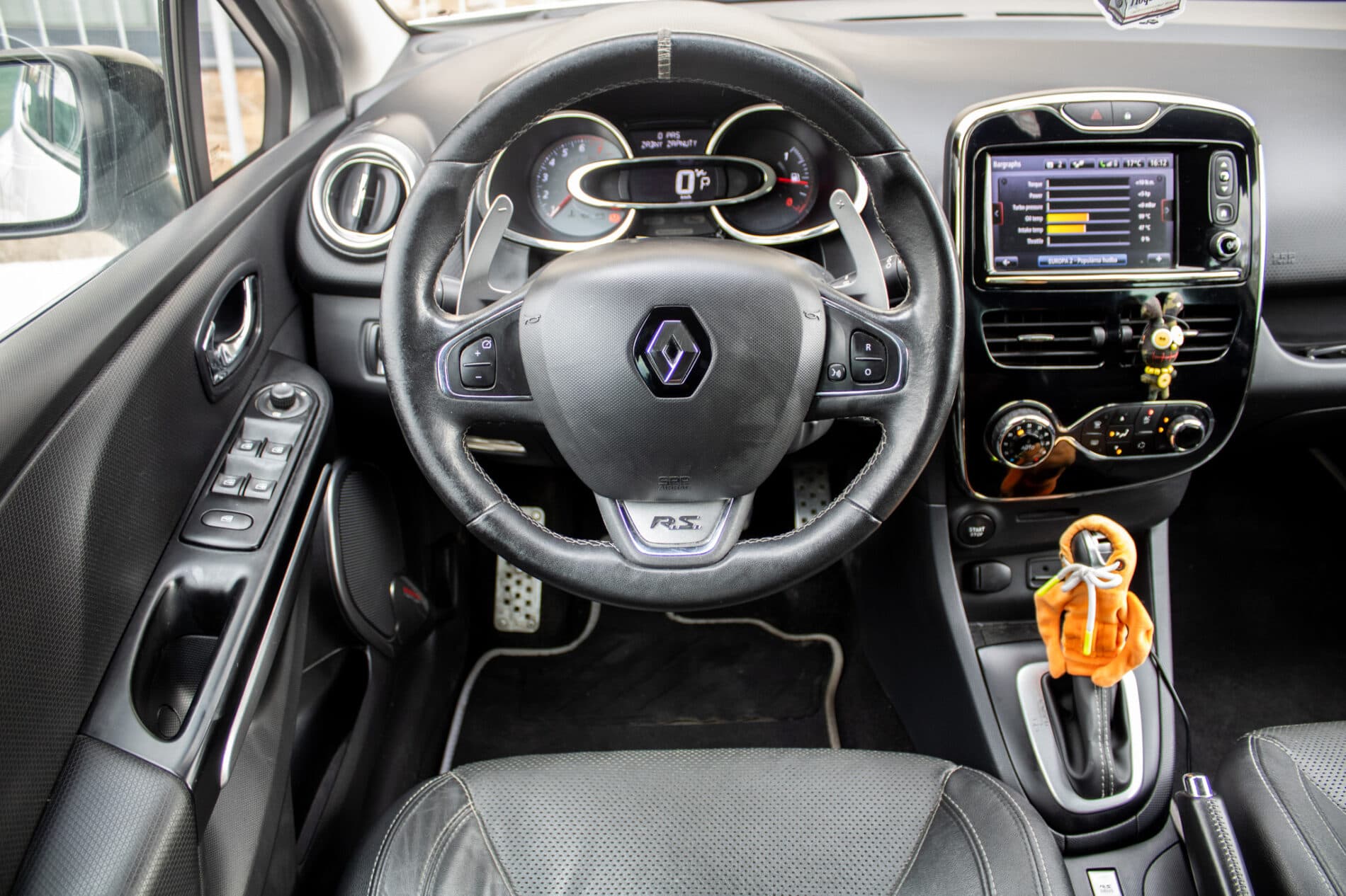 2015 Renault Clio RS, bílá hatchback, 152 444 km