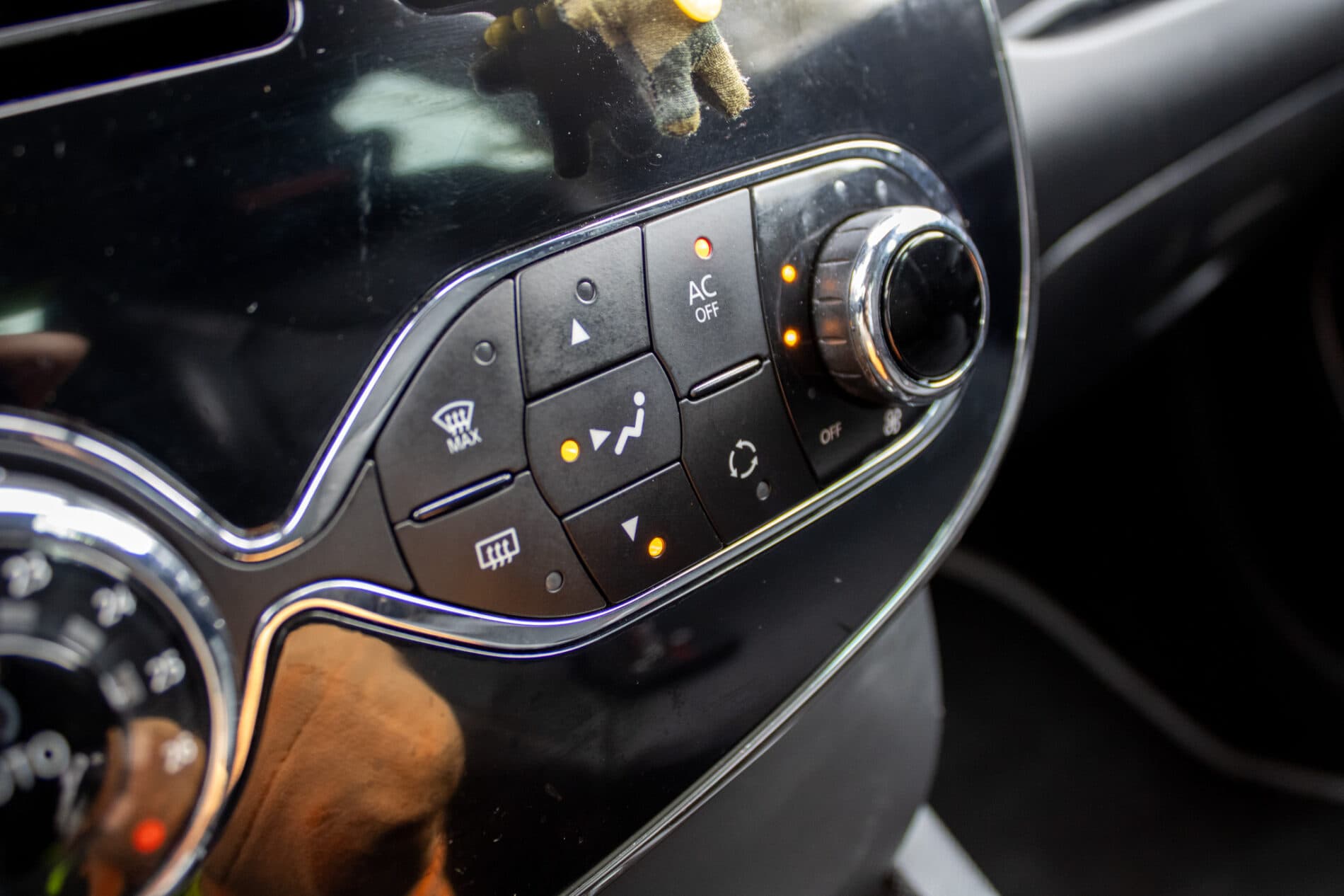 2015 Renault Clio RS, bílá hatchback, 152 444 km