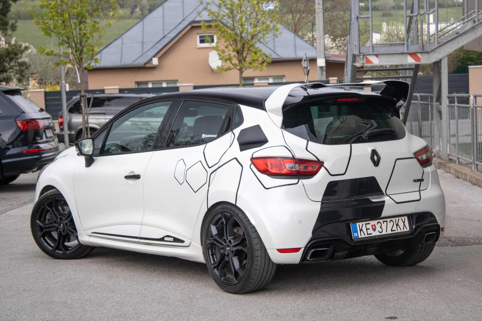 2015 Renault Clio RS, bílá hatchback, 152 444 km